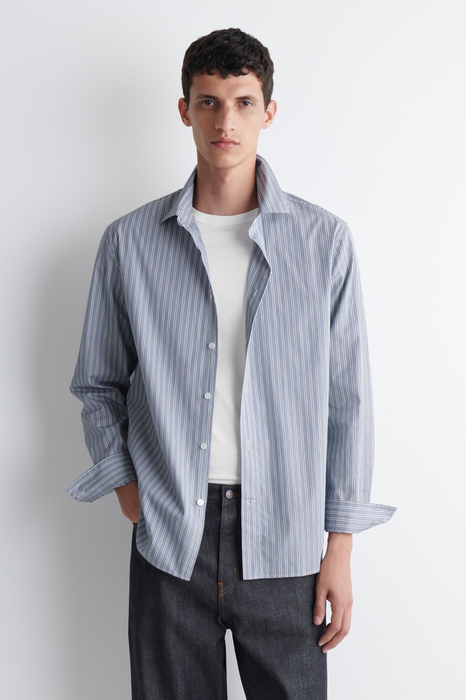 RELAXED STRIPED COTTON SHIRT - כחול / פסים - 1