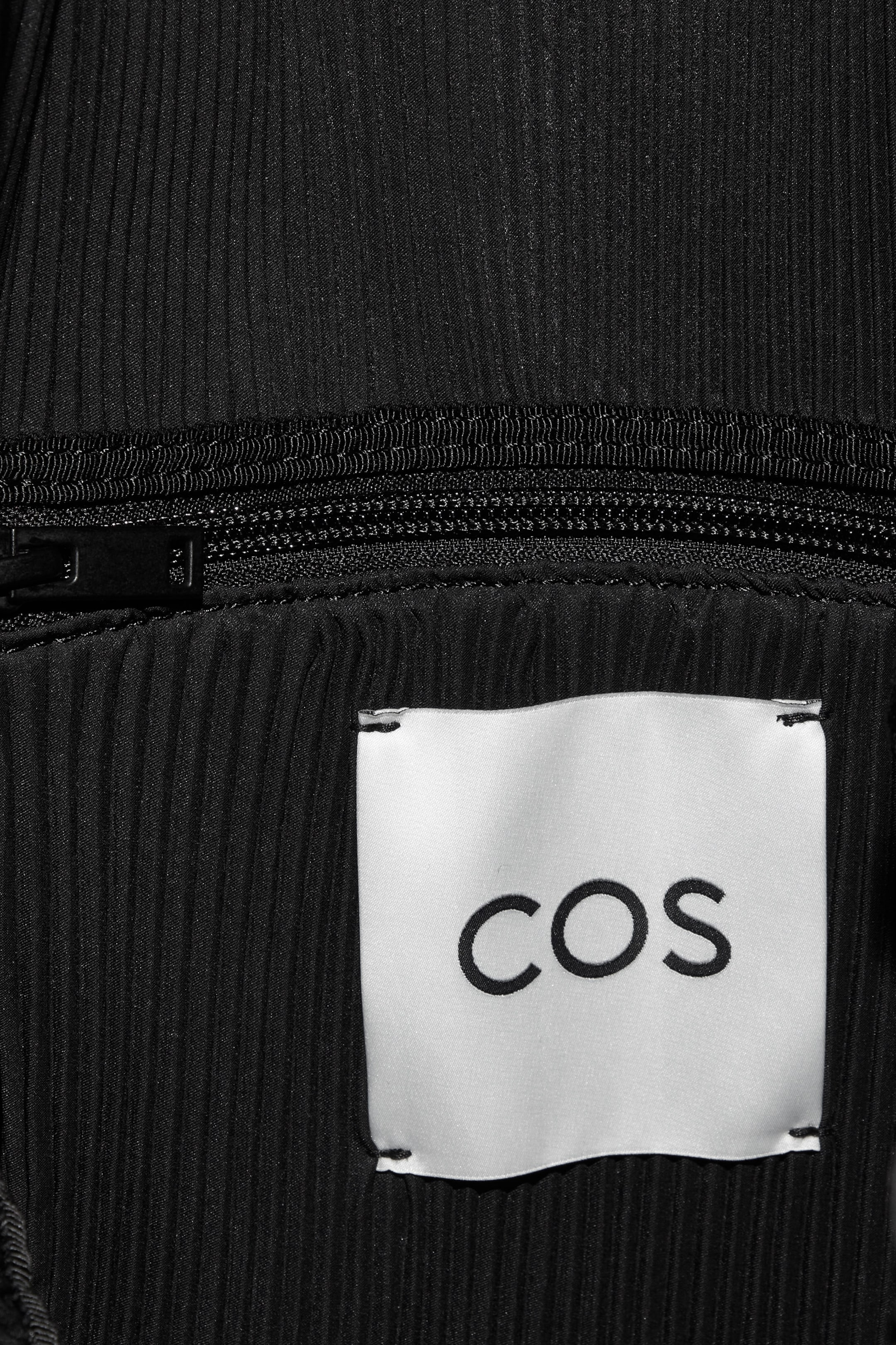 StillMedia/DescriptiveDetail