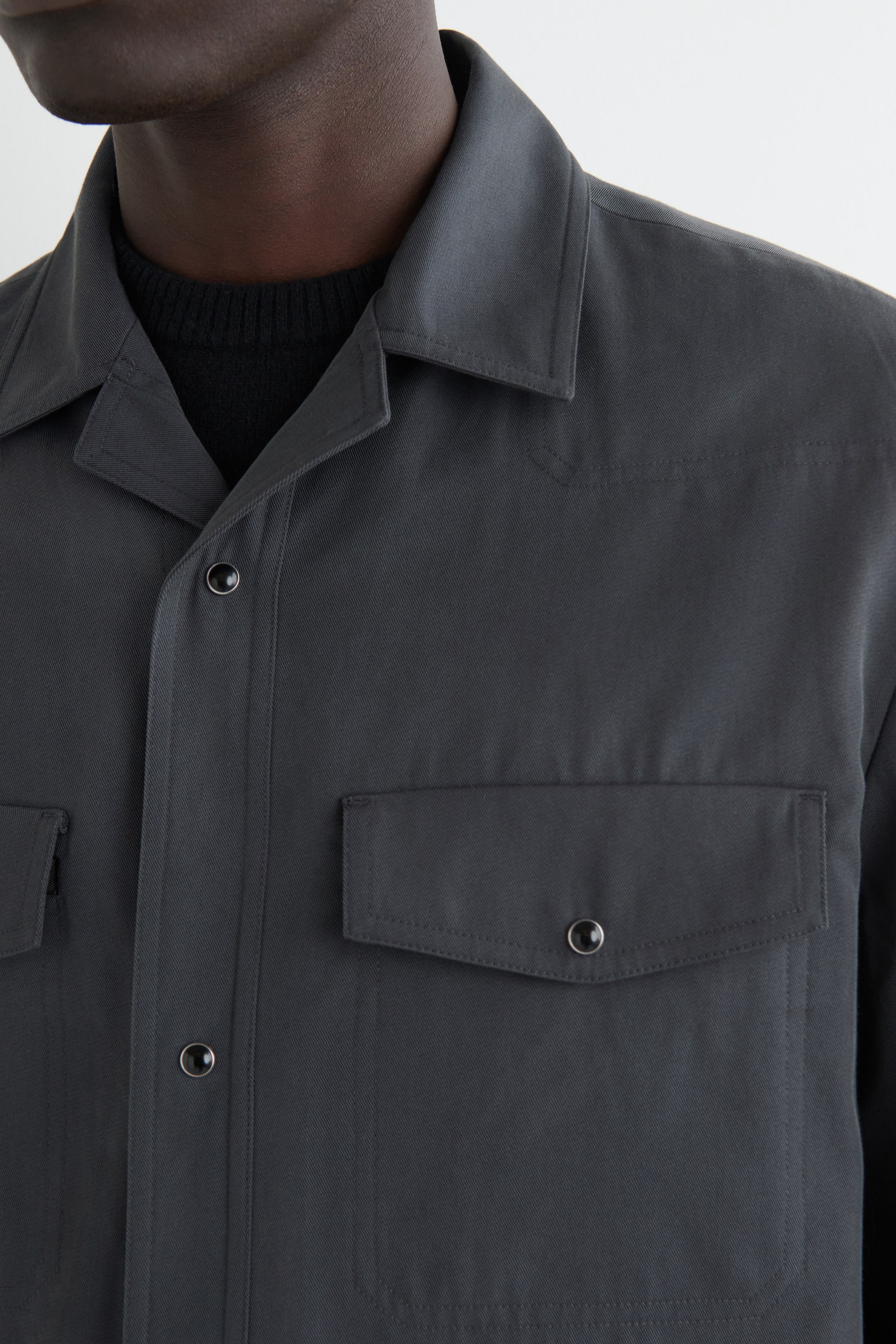 Ver imagen más grande: CAMISA WESTERN - GRIS OSCURO - HOMBRE | H&M ES 4