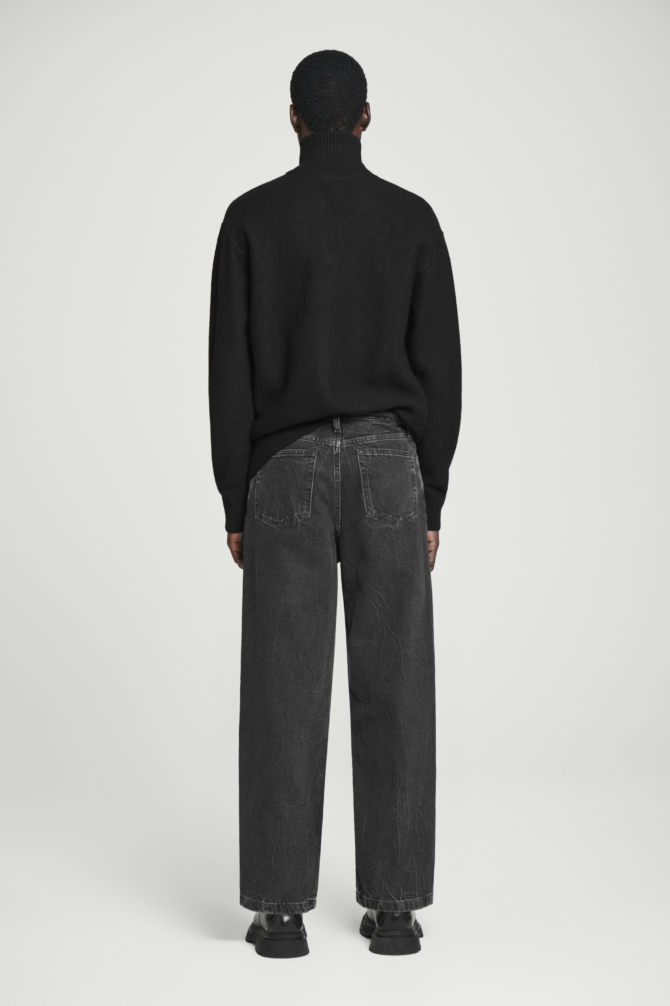 DOME STRAIGHT-LEG JEANS - CRINKLED BLACK | COS