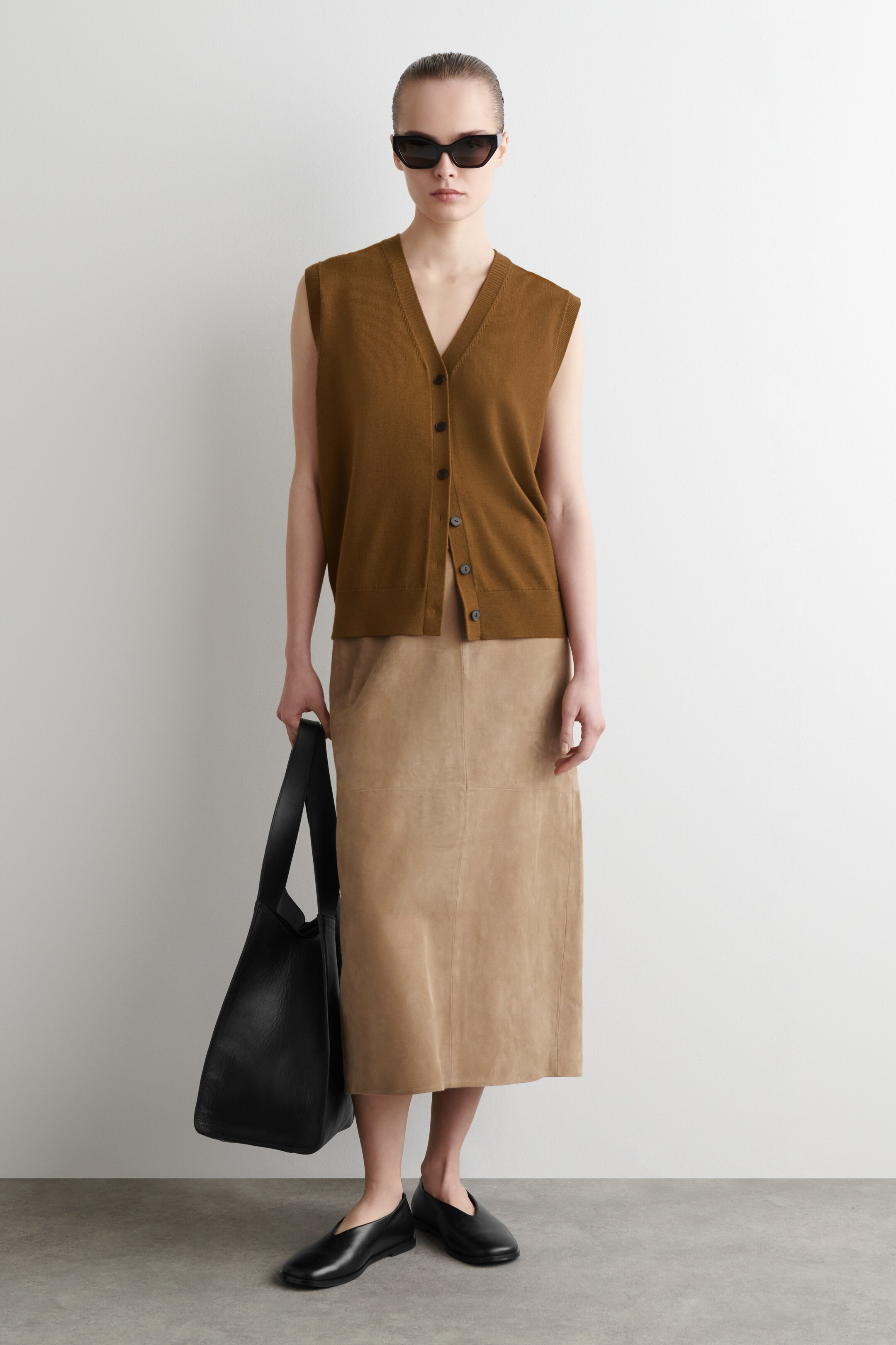 View larger image: PANELLED SUEDE DRAWSTRING MIDI SKIRT - SAND - Ladies | H&M GB 2