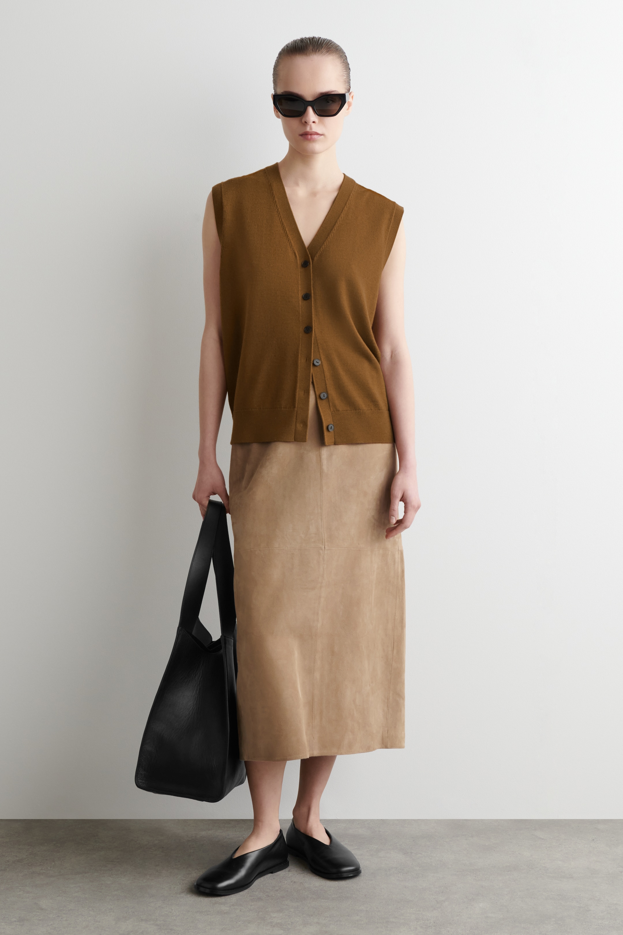 Se større billede: PANELOPDELT MIDI-NEDERDEL I RUSKIND MED SNØRE - SAND (sand) - DAME | H&M DK 2