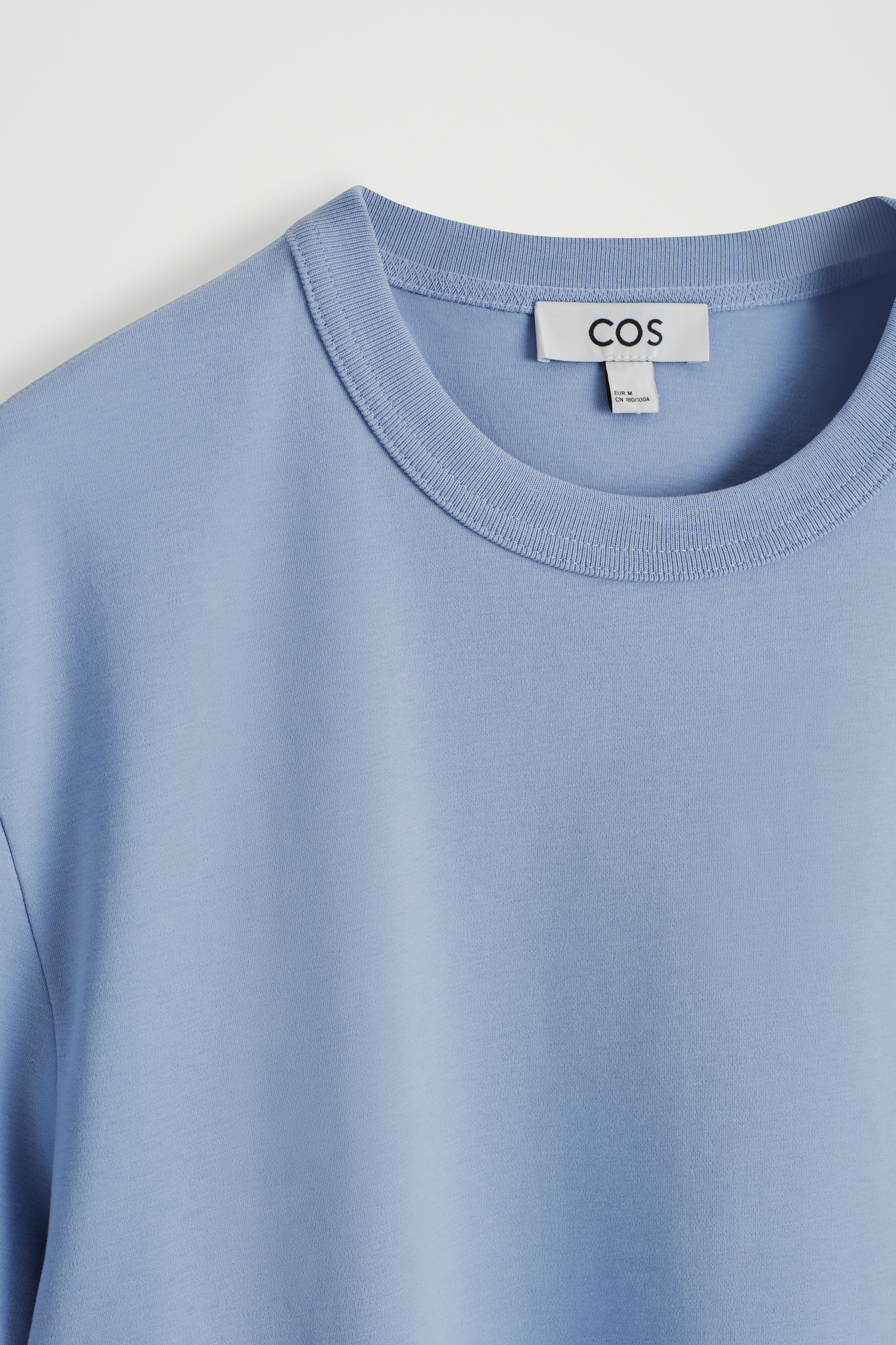 Zobacz większy obraz: BAWEŁNIANY T-SHIRT Z OKRĄGŁYM DEKOLTEM - JASNONIEBIESKI - ON | H&M PL 7