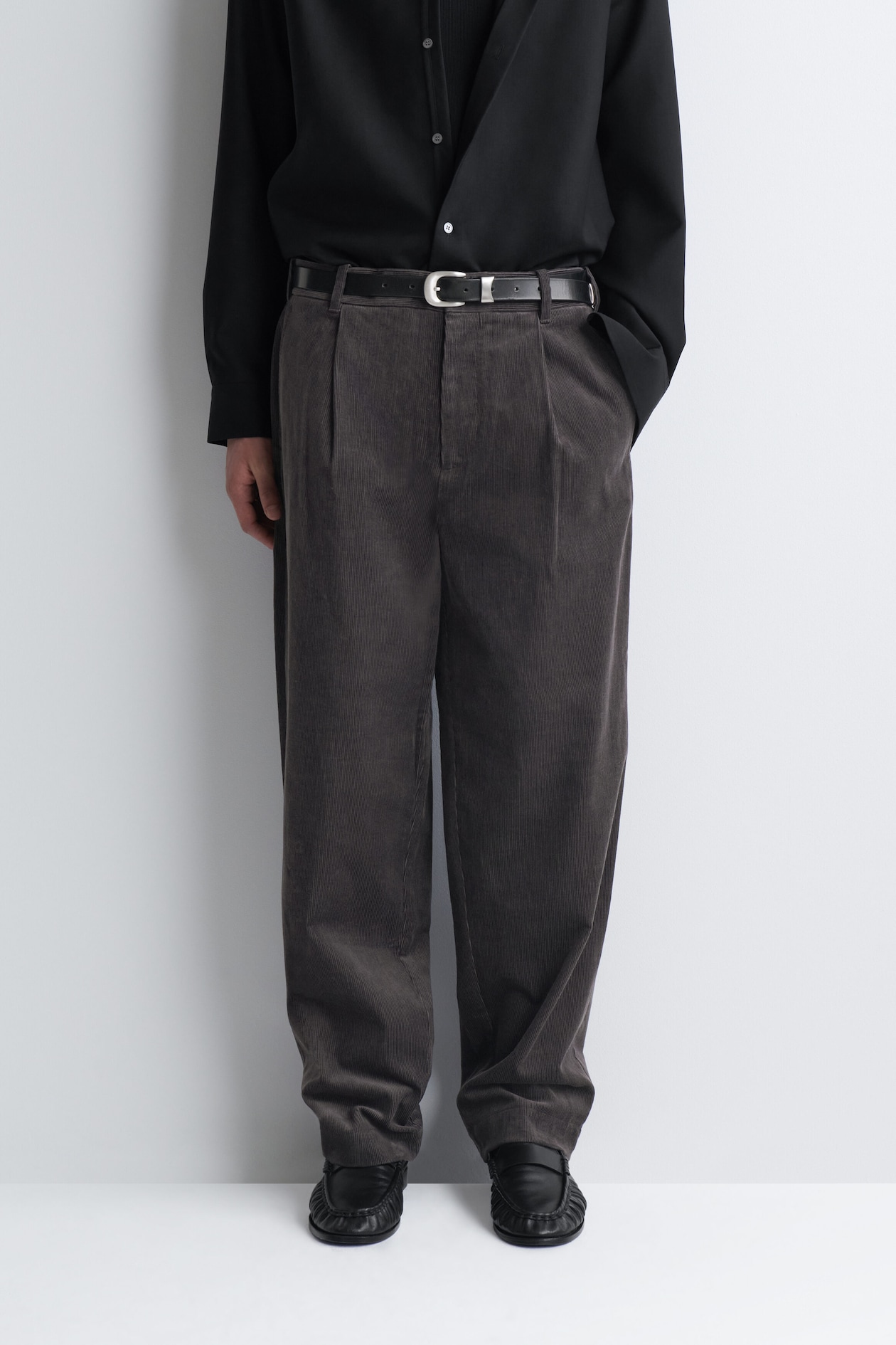 CORDUROY RELAXED-FIT TAPERED PANTS — DARK GRAY