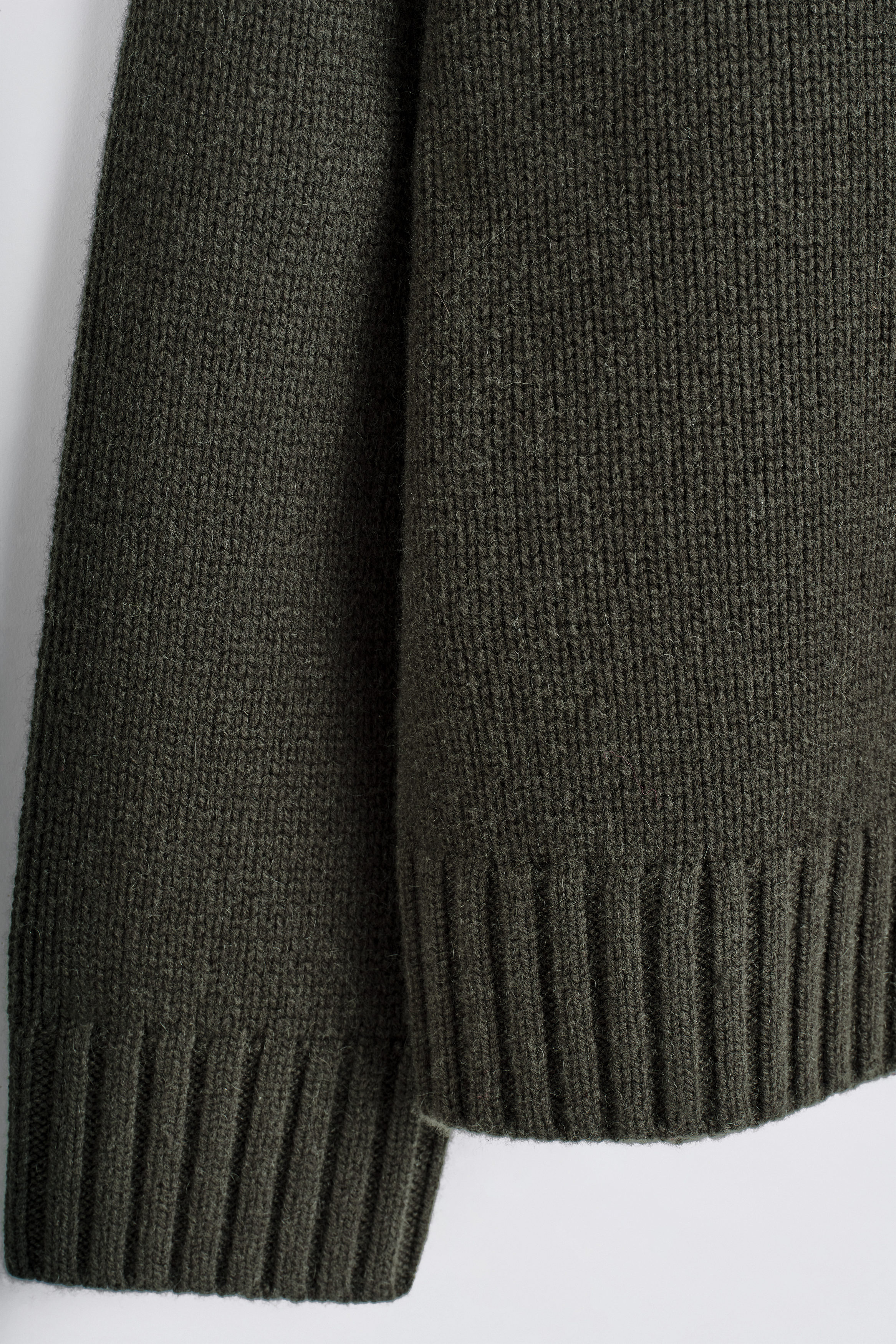 値下げ我谷風盆　約31.5cm×約21cm×約3.5cm CHUNKY CASHMERE FUNNEL-NECK SWEATER - DARK GREEN | COS