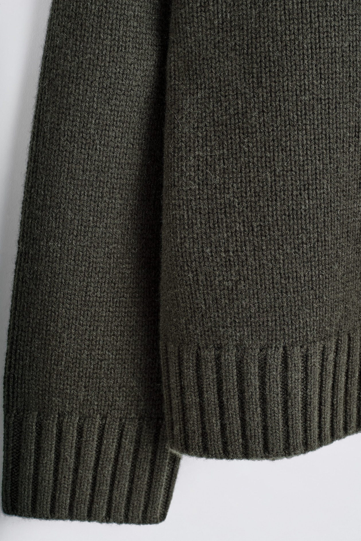 CHUNKY CASHMERE MOCK-NECK SWEATER — DARK GREEN