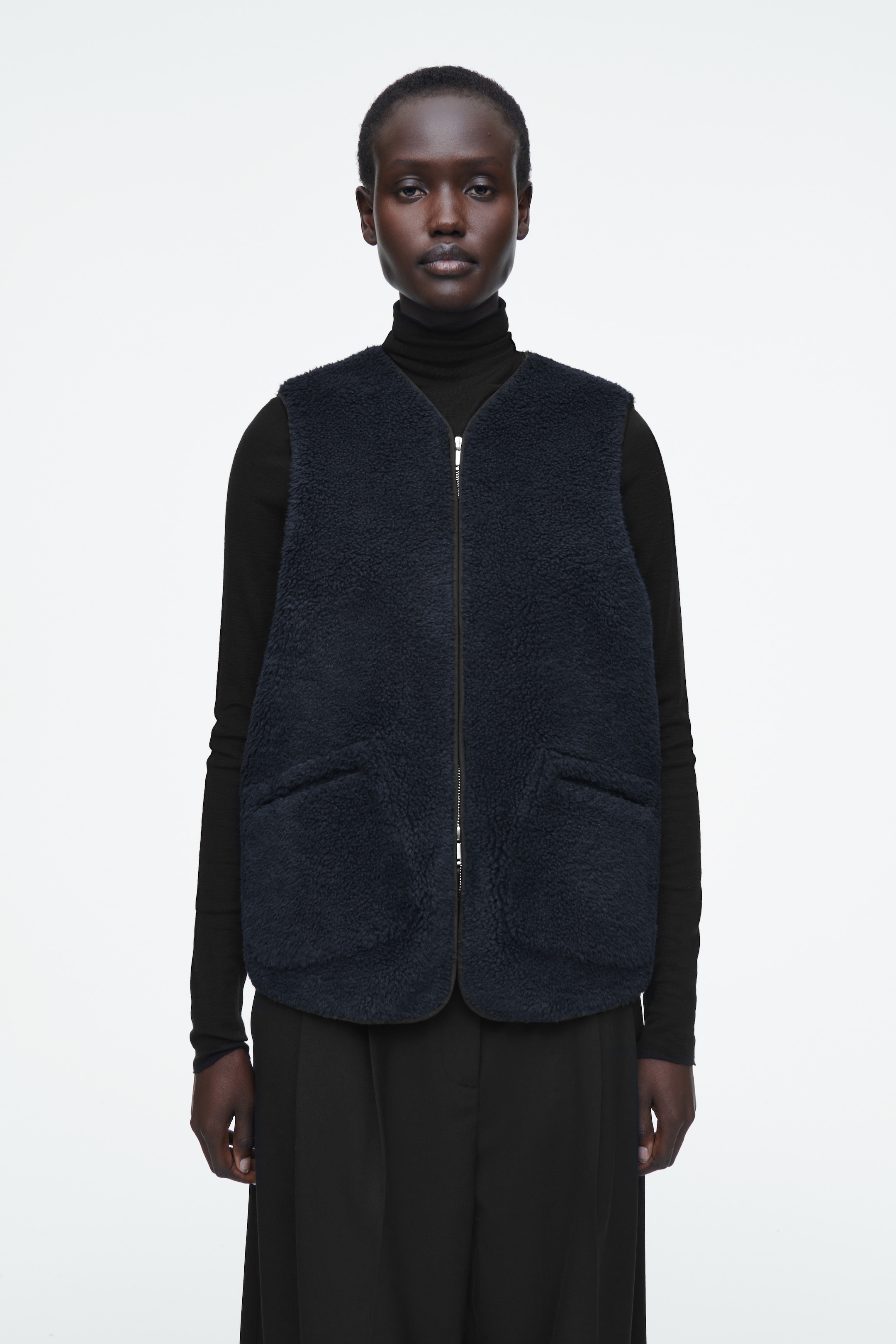 Visualizza immagine più grande: GILET OVERSIZE IN SHEARLING SINTETICO - BLU NAVY - DONNA | H&M IT 1