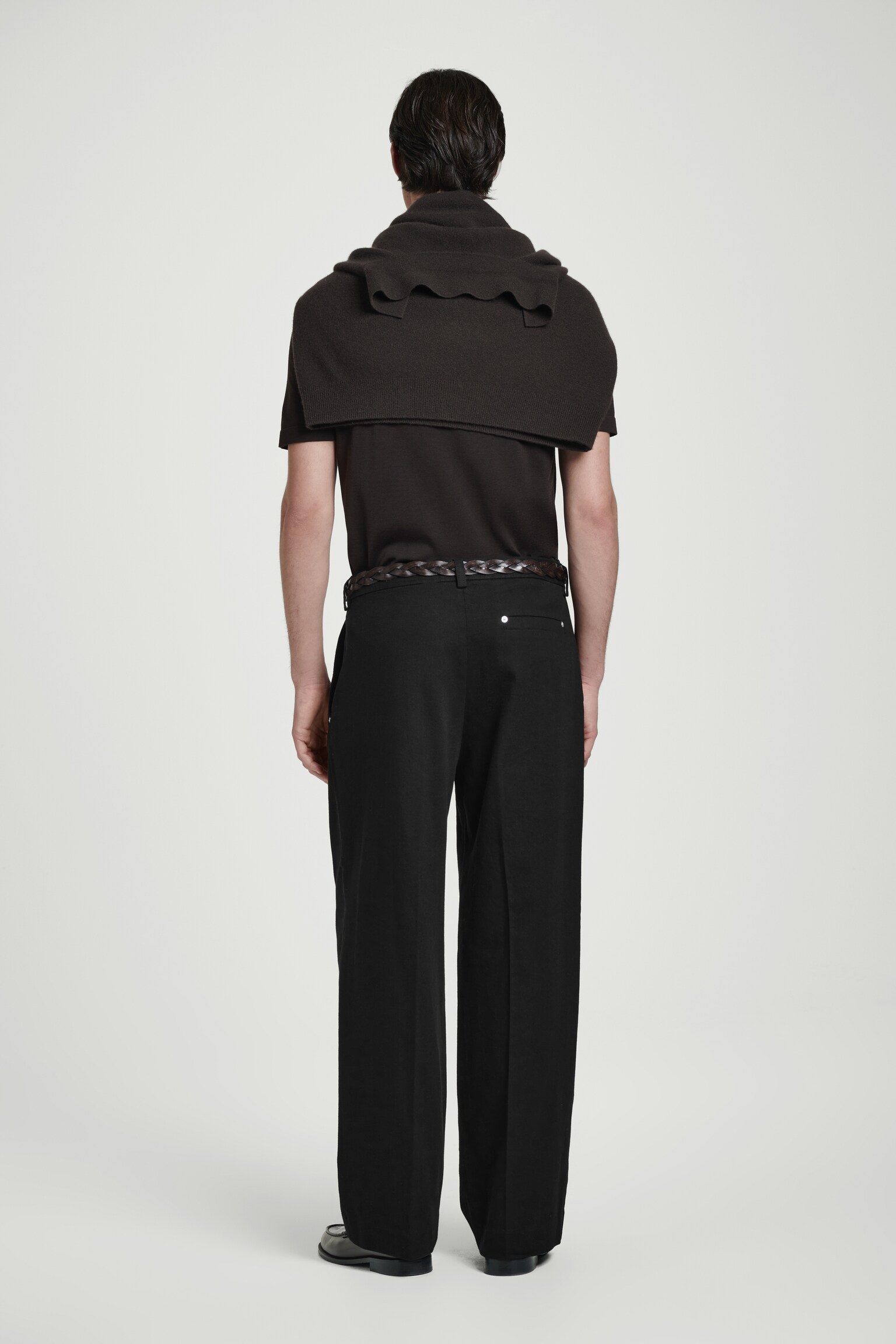 PANTALONI IN DENIM A GAMBA LARGA CON PIEGA - NERO - 6