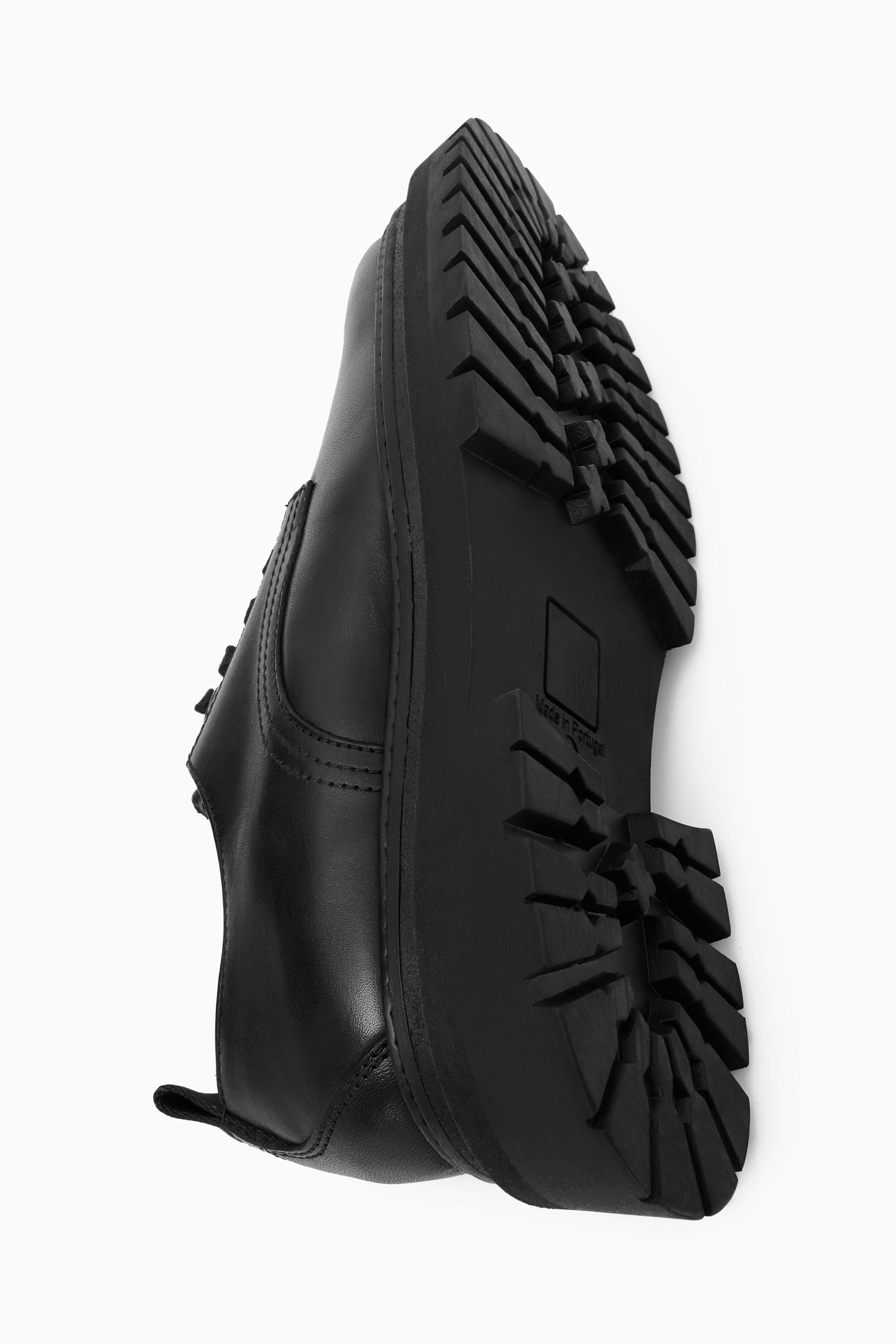 国内で当店のみ Hanqiaoriji - Black Leather Chunky Derby CHUNKY LEATHER DERBY SHOES - BLACK | COS