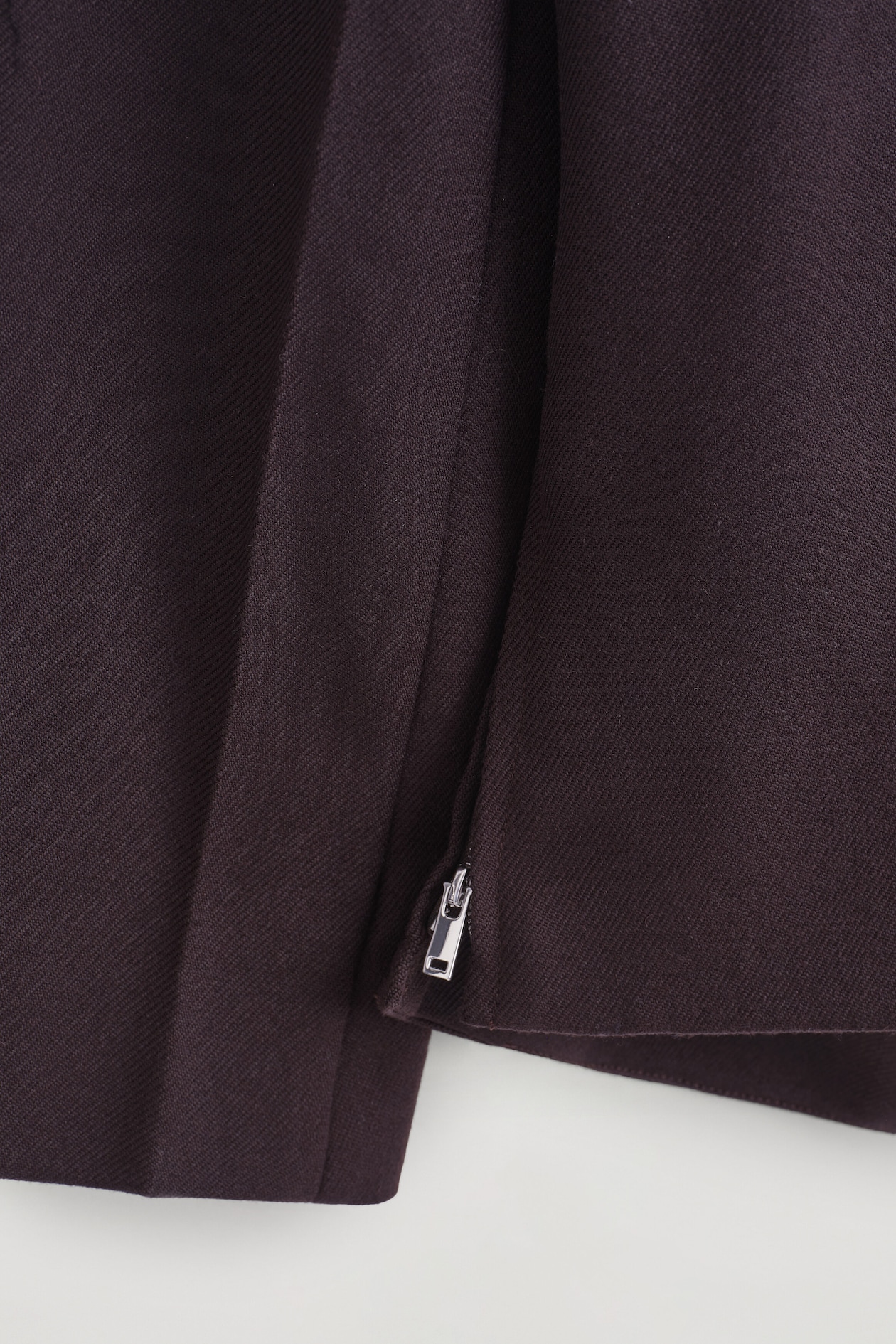 TAILORED WOOL BOAT-NECK TOP — UMBER