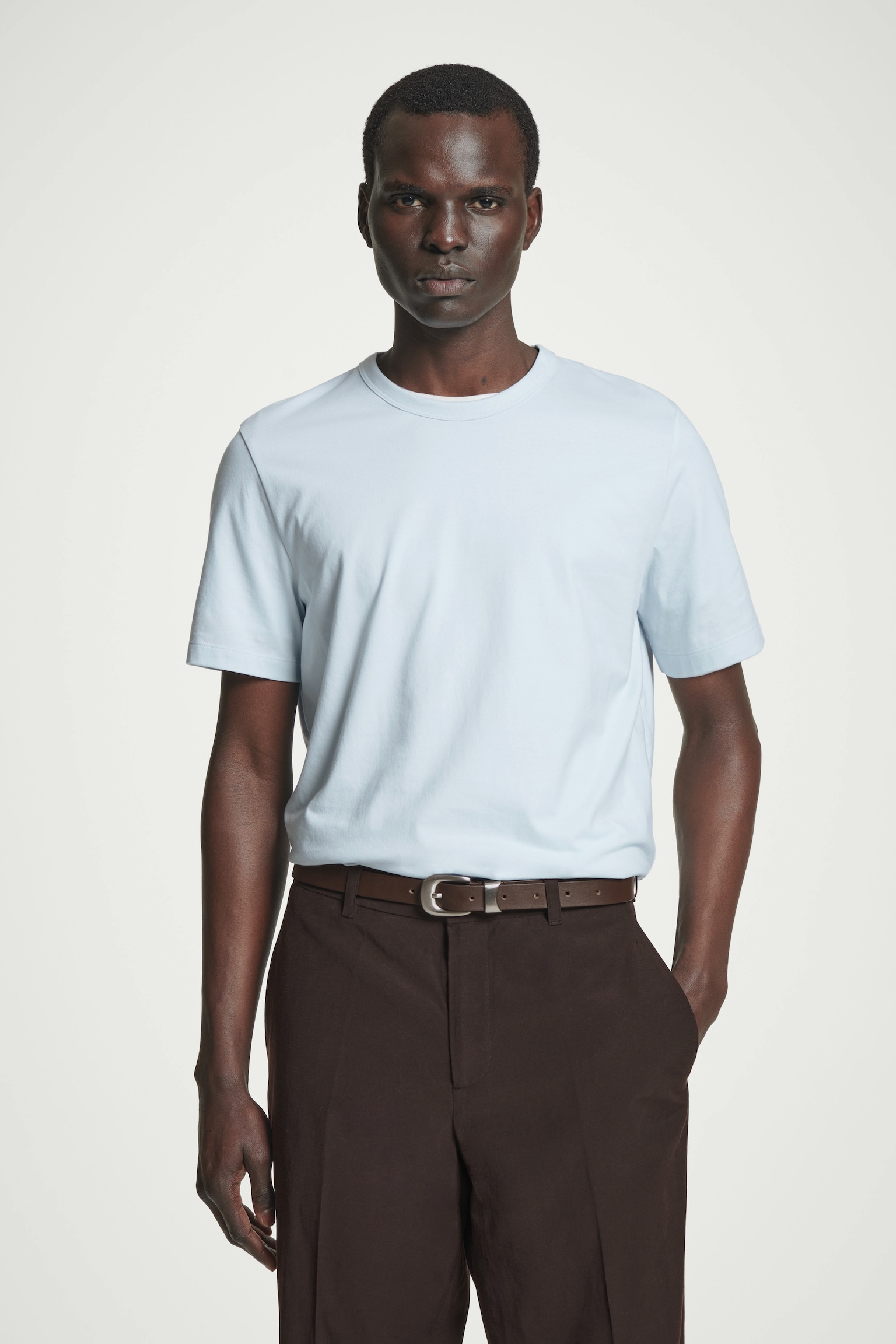 T-SHIRT IN COTONE SPAZZOLATO DAL TAGLIO REGOLARE - AZZURRO/BLU NAVY/NERO/Bianco/VERDE POLVERE/KAKI/BEIGE