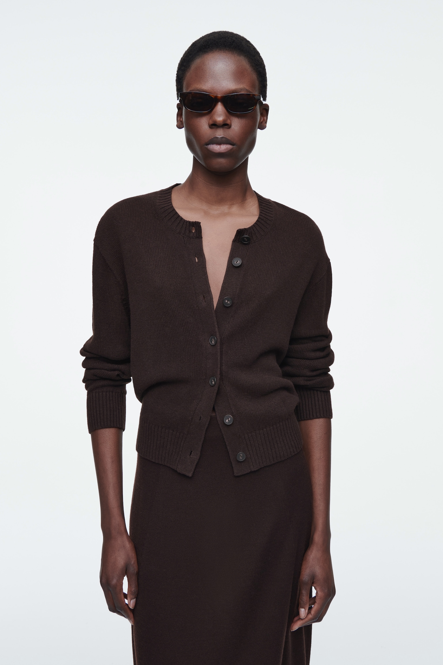 CARDIGAN IN MAGLIA DI LINO - MARRONE SCURO/AVORIO