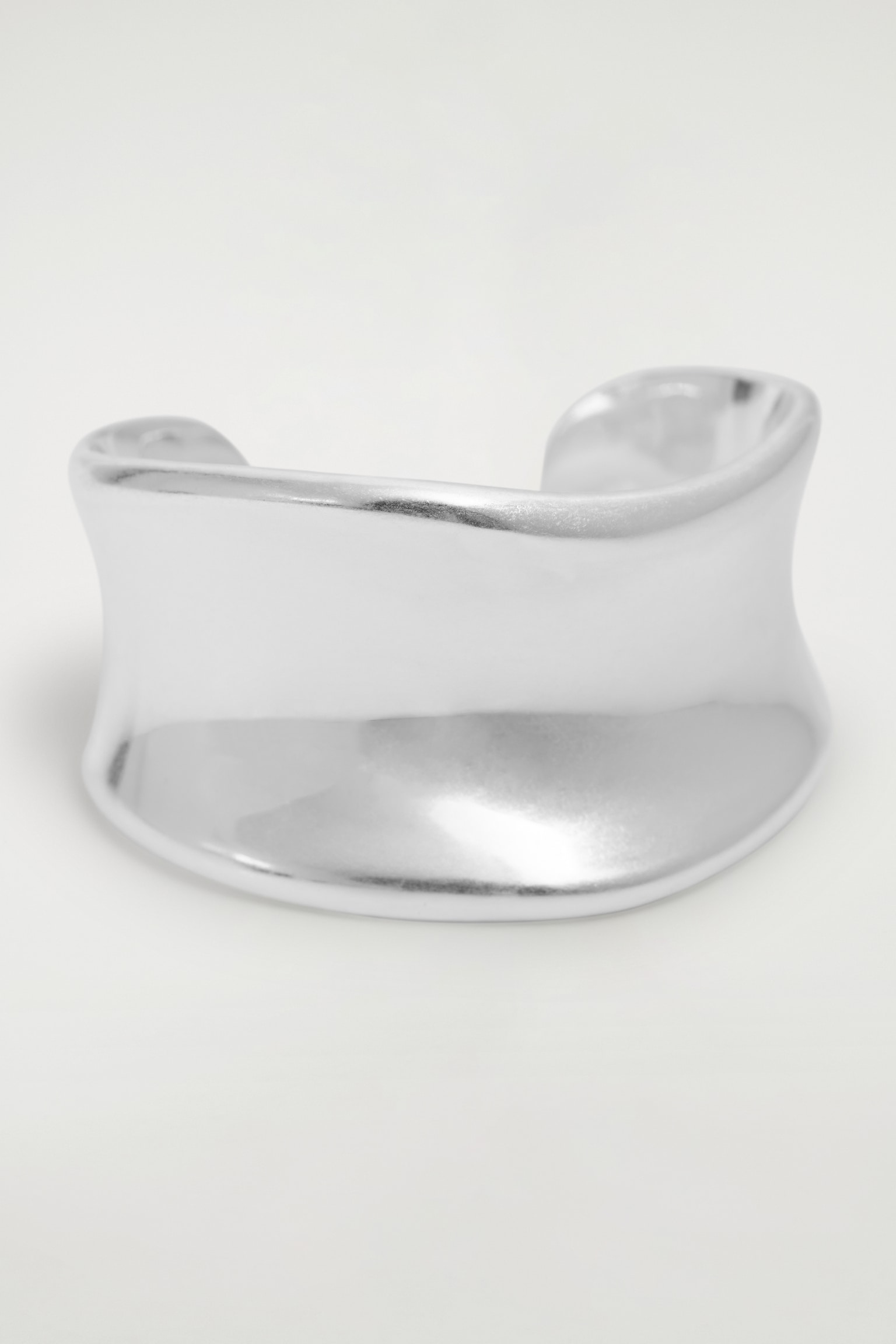 BRAZALETE CEPILLADO ESCULTURAL - PLATEADO - 2