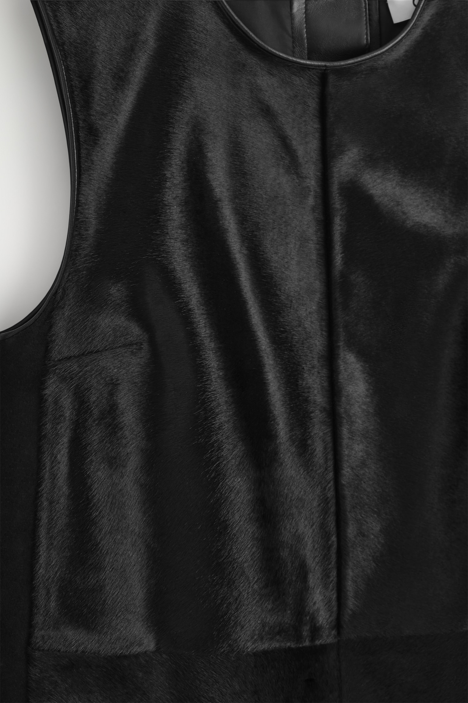 VESTIDO CORTO DE PIEL 'PONY HAIR' - NEGRO - 6