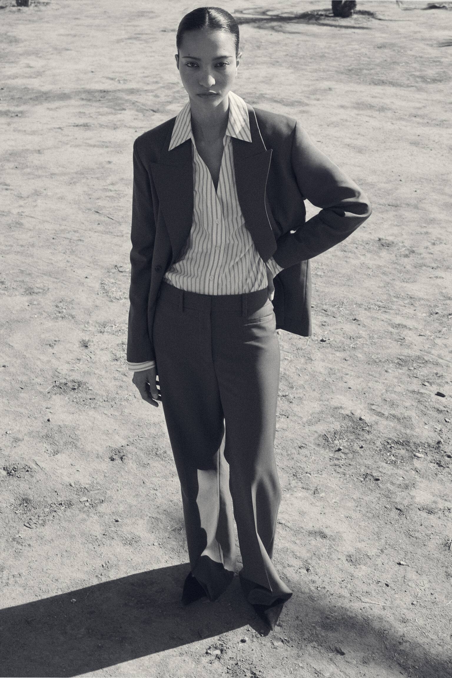 CAMASĂ DIN POPLIN DE BUMBAC CU GULER DESCHIS - BEJ / CU DUNGI/ALBASTRU - 10