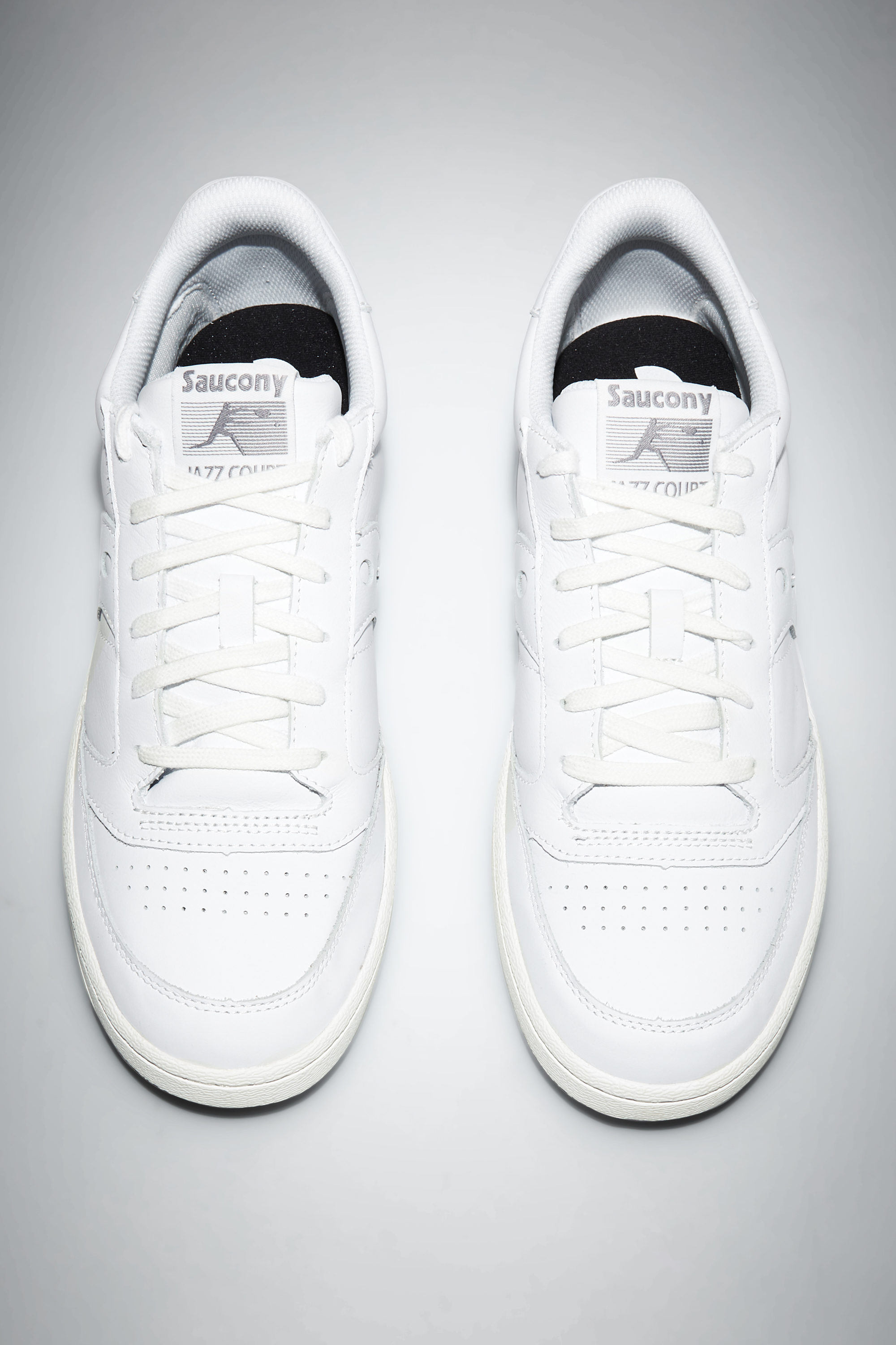 SAUCONY JAZZ COURT TRAINERS - WHITE | COS