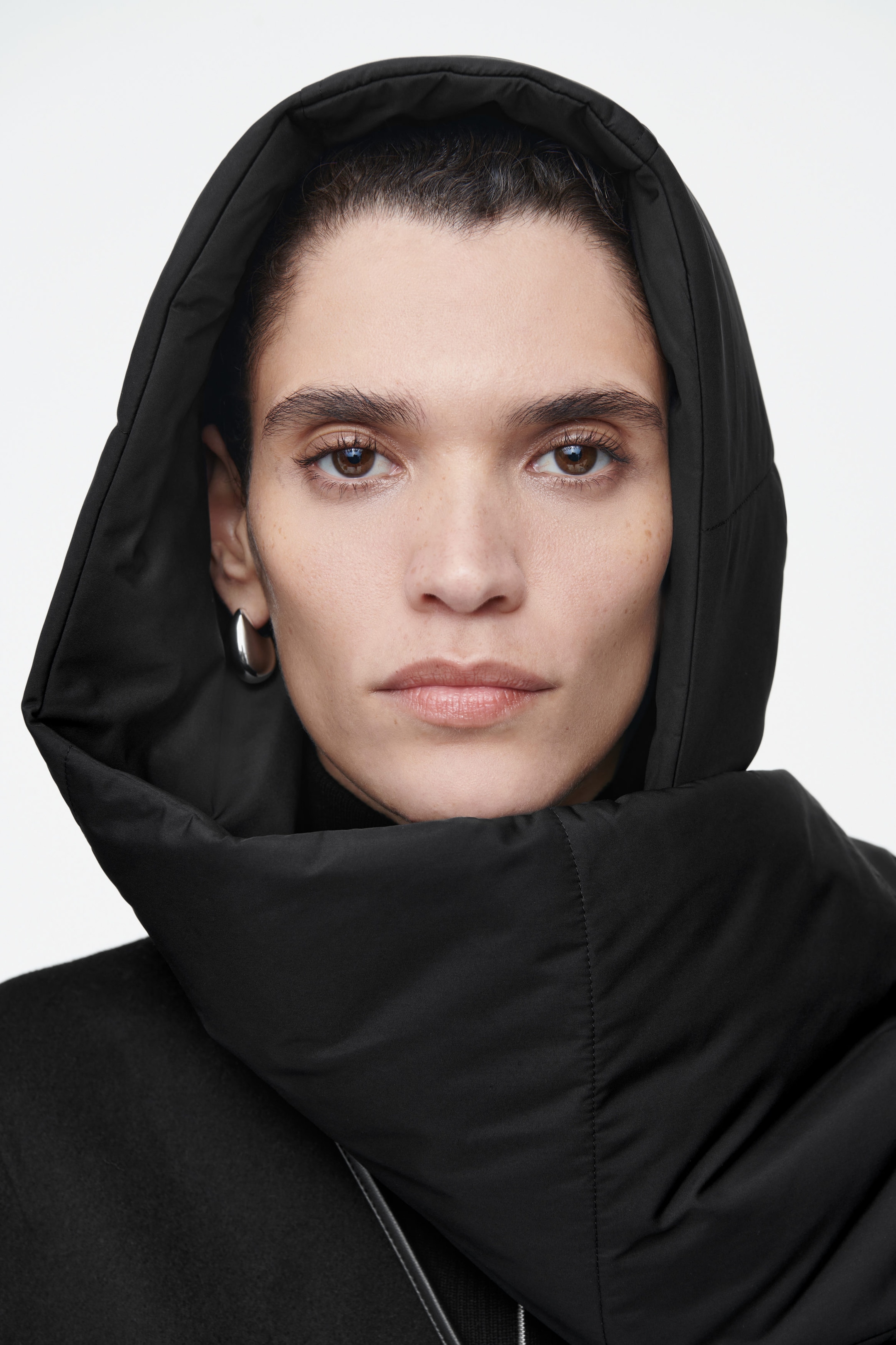 PADDED HYBRID HOODED SCARF