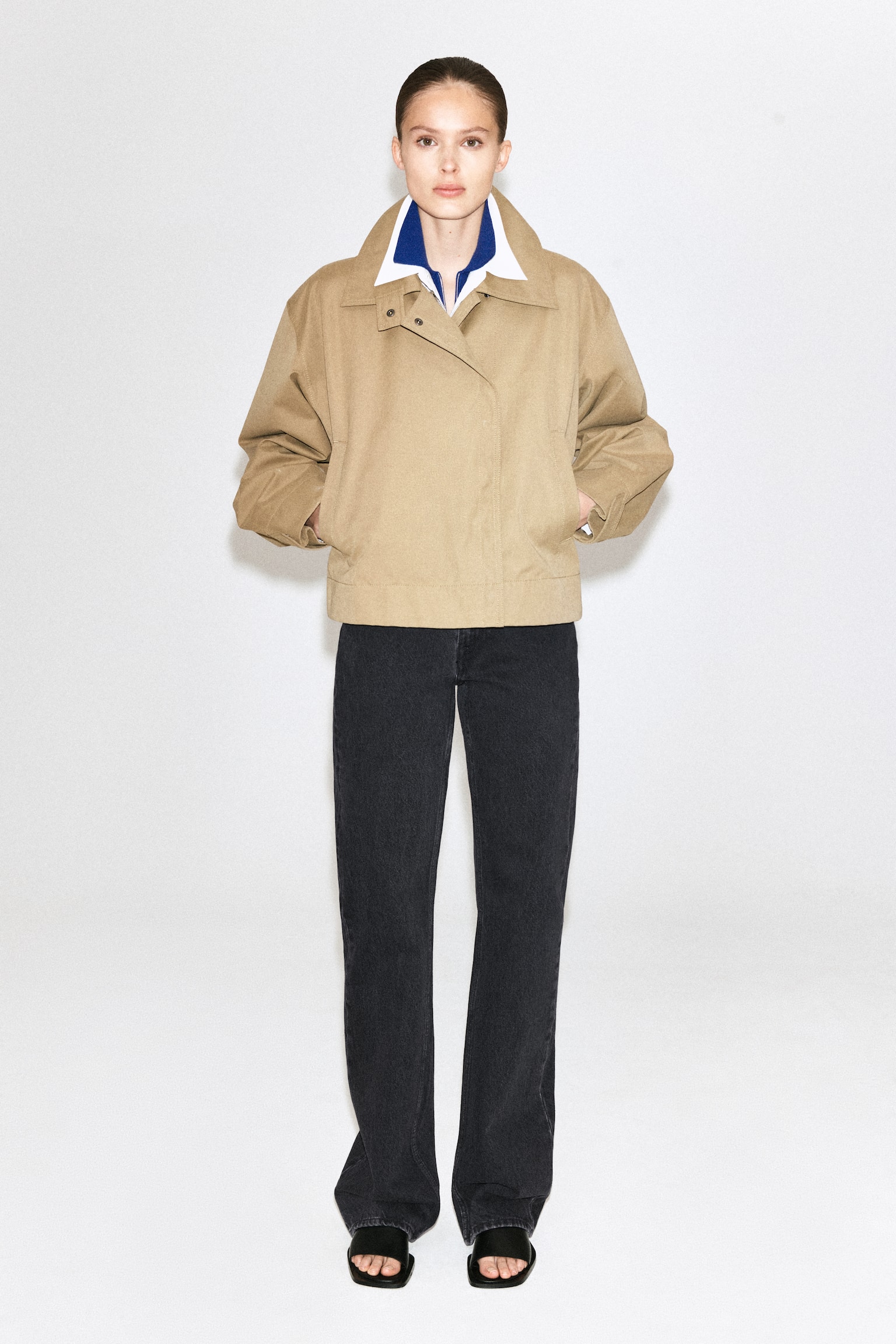 Afgeronde korte trenchjas - buinbeige - 1