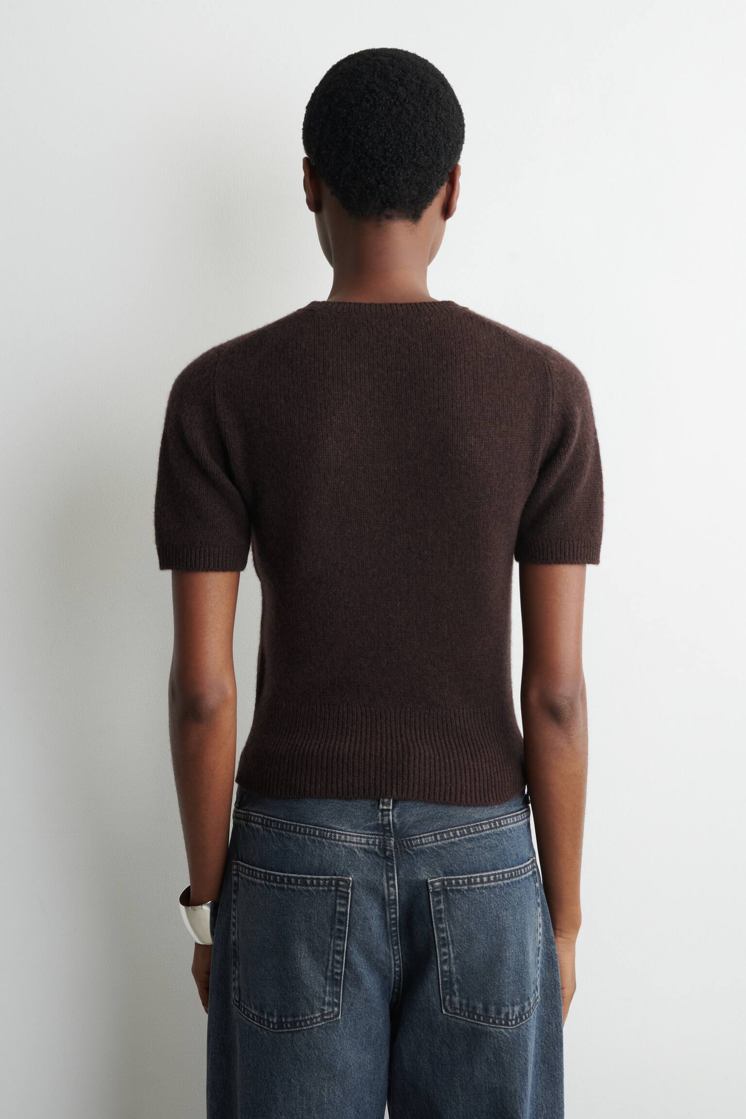 T-SHIRT EN CACHEMIRE - BRUN FONCÉ/CRÈME - 6