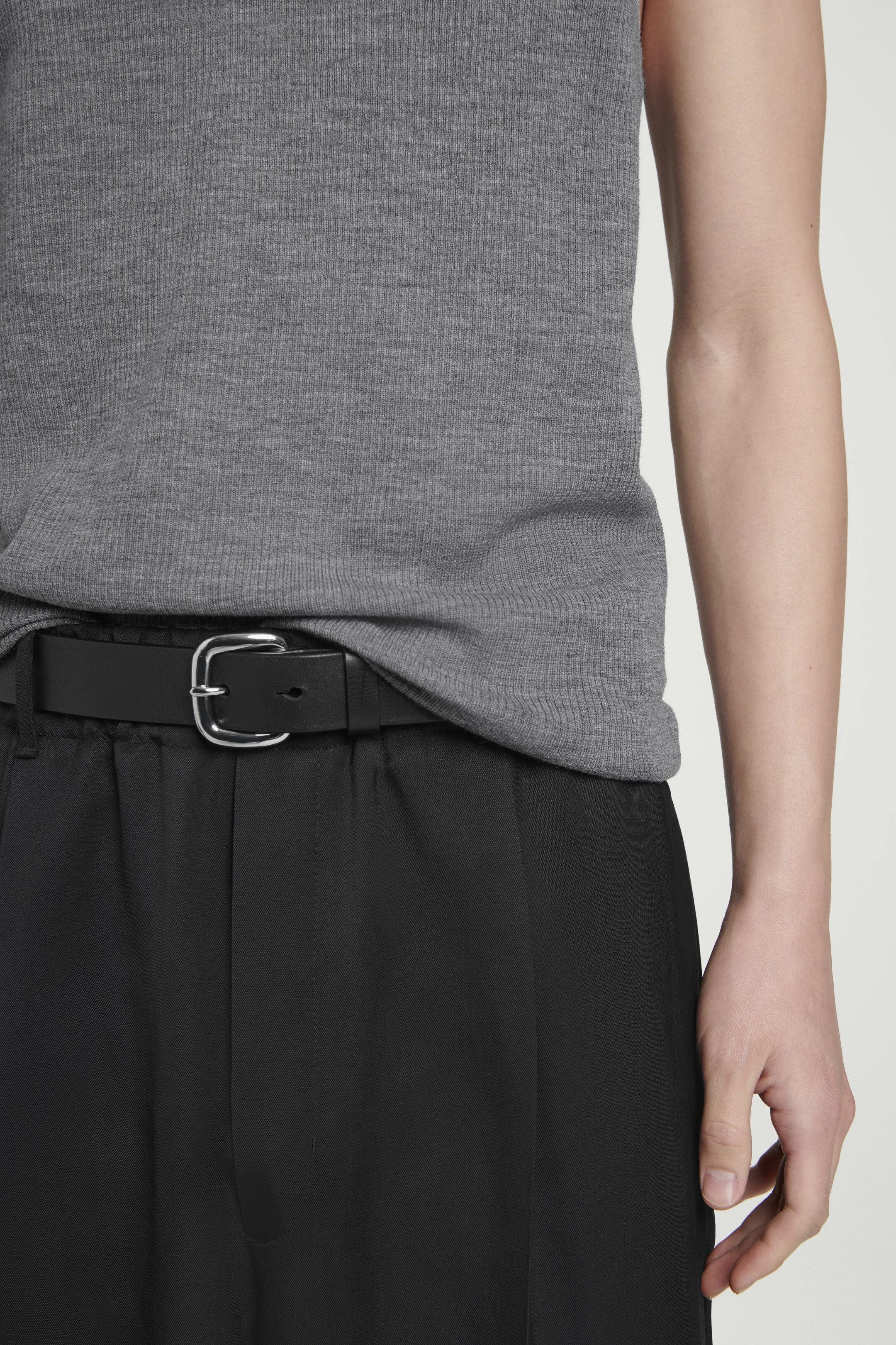 Agrandir l'image: DÉBARDEUR EN LAINE MÉRINOS CÔTELÉE - GRIS CHINÉ - HOMME | H&M FR 5
