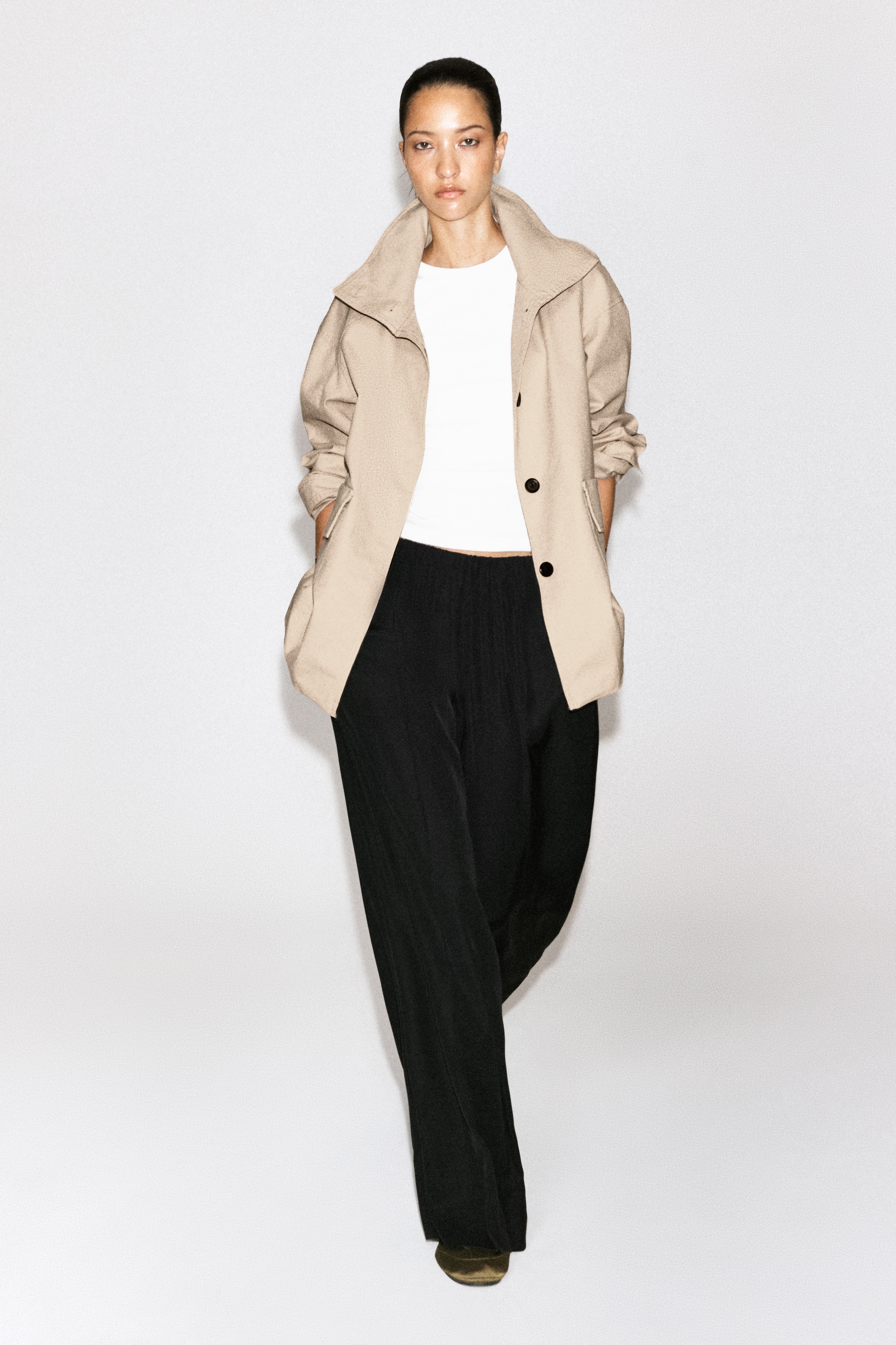 BALLERINA-SNEAKERS AUS SATIN UND VELOURSLEDER - KHAKI