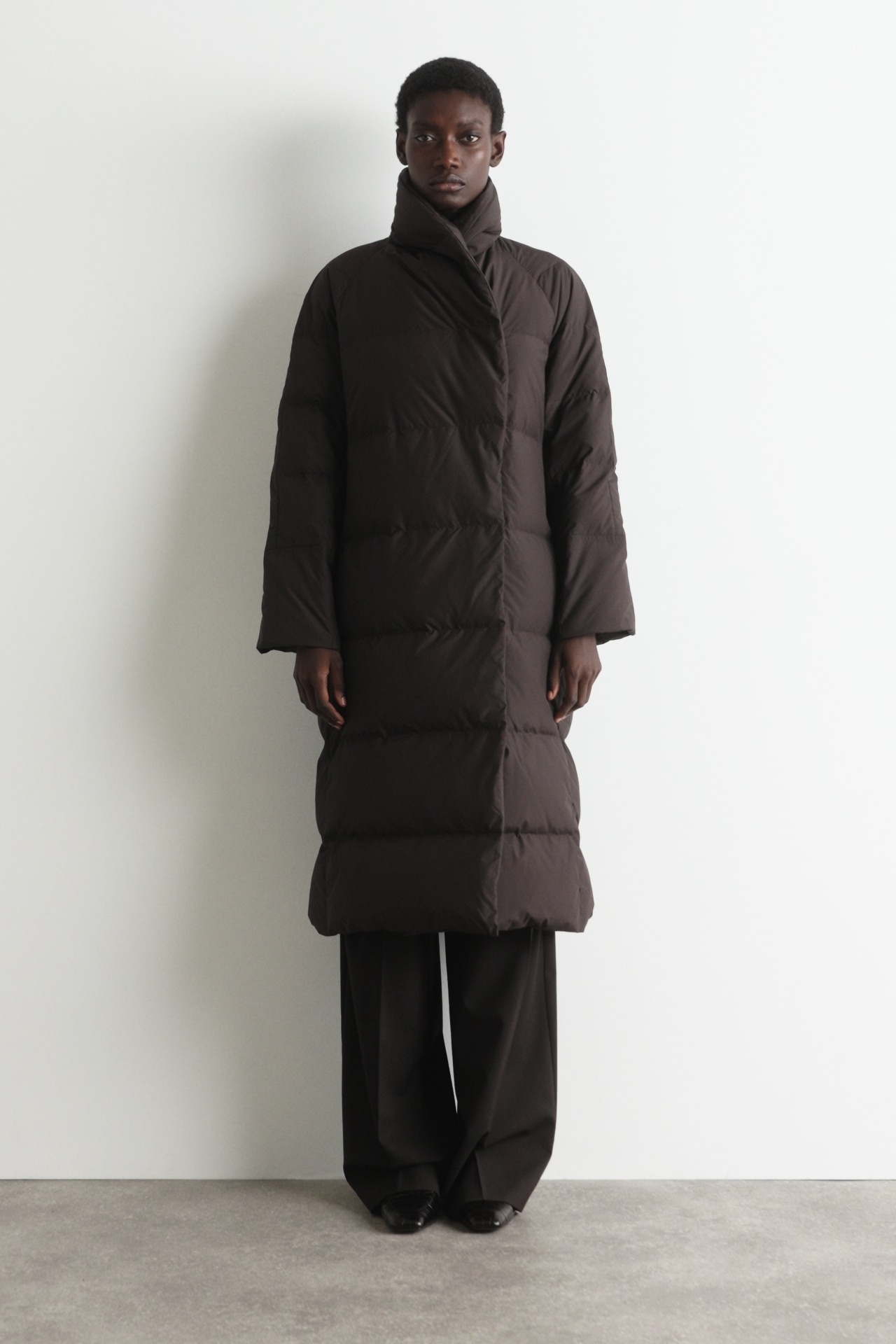 ジャケット・アウター Silk Polyester Shawl Collar Down Coat SHAWL-COLLAR QUILTED DOWN LONG COAT - DARK BROWN | COS US