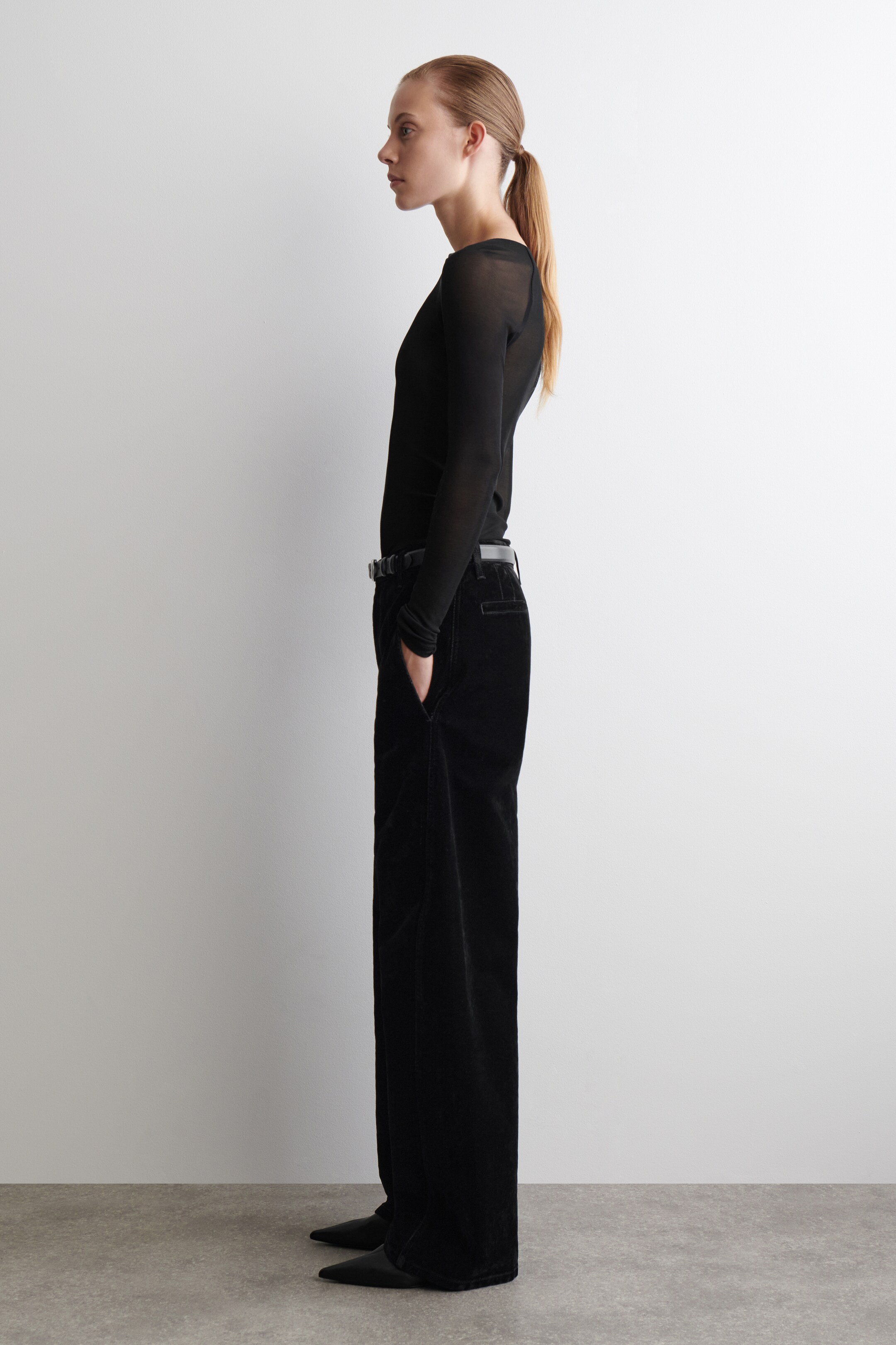 Grösseres Bild ansehen: HOSE AUS BEFLOCKTEM DENIM MIT BARREL-BEIN - SCHWARZ - DAMEN | H&M CH 4