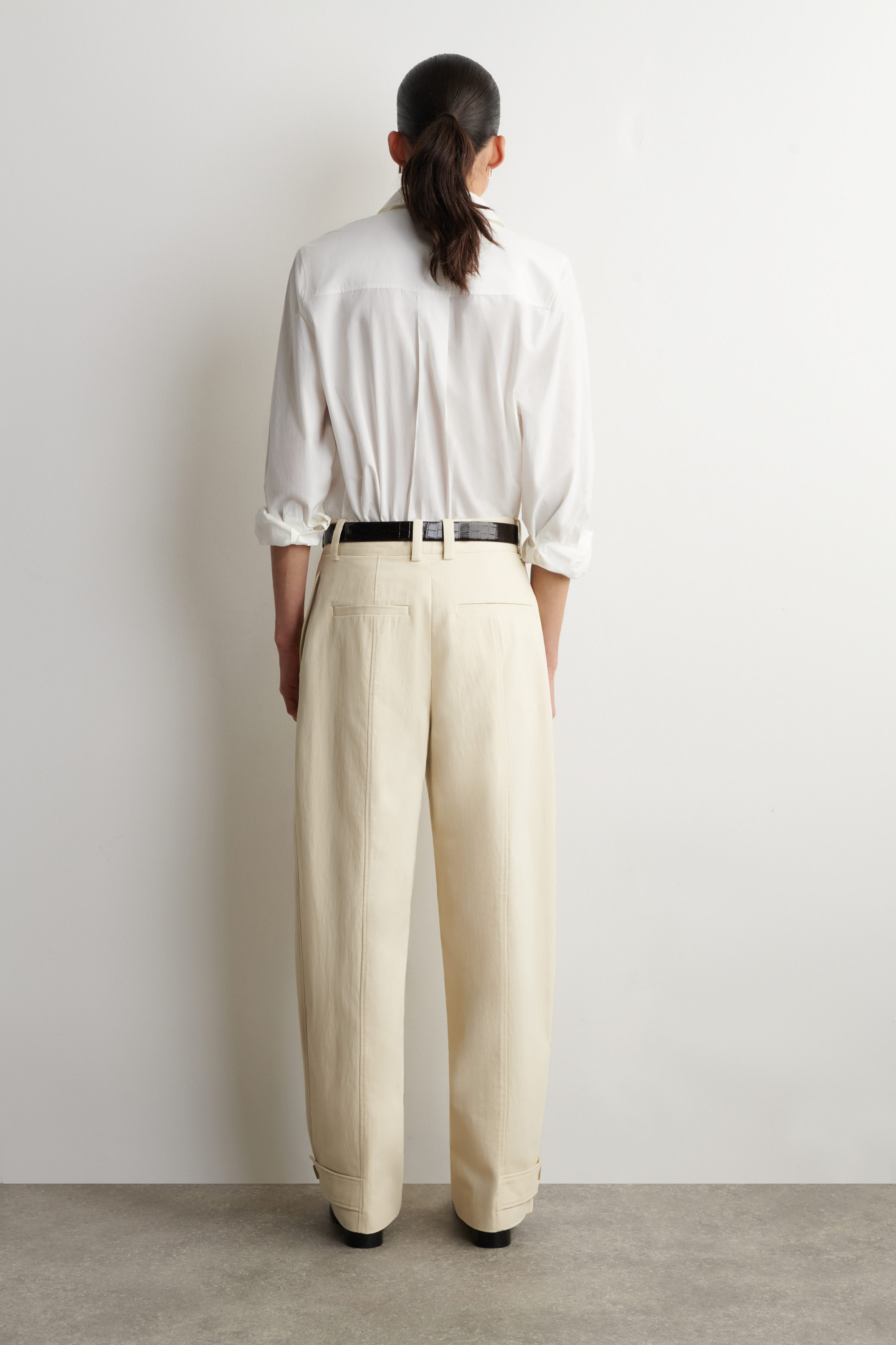 BARREL-LEG COTTON UTILITY TROUSERS - LIGHT BEIGE | COS DE