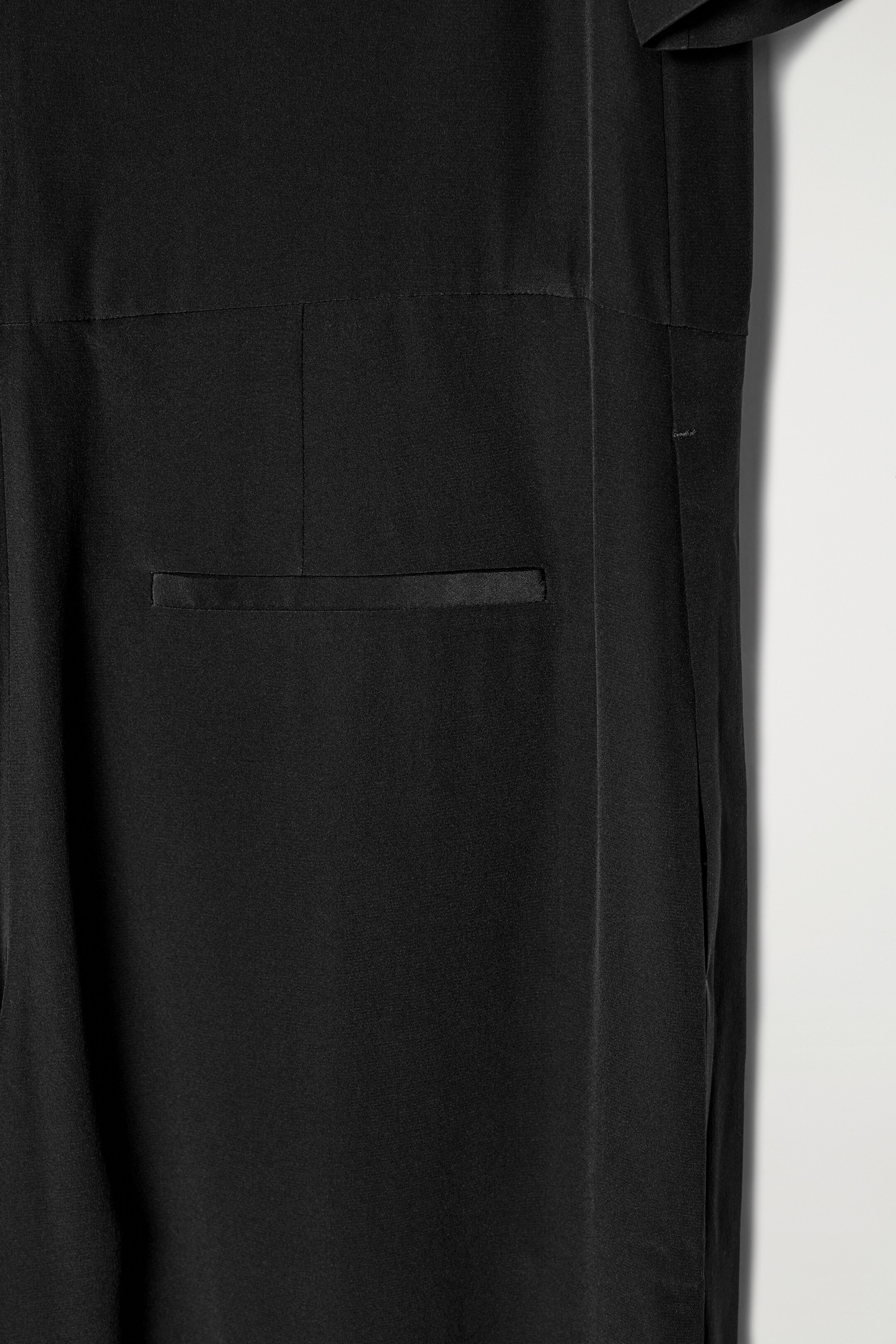 Visualizza immagine più grande: TUTA IN CRÊPE DI SETA - NERO - DONNA | H&M IT 5