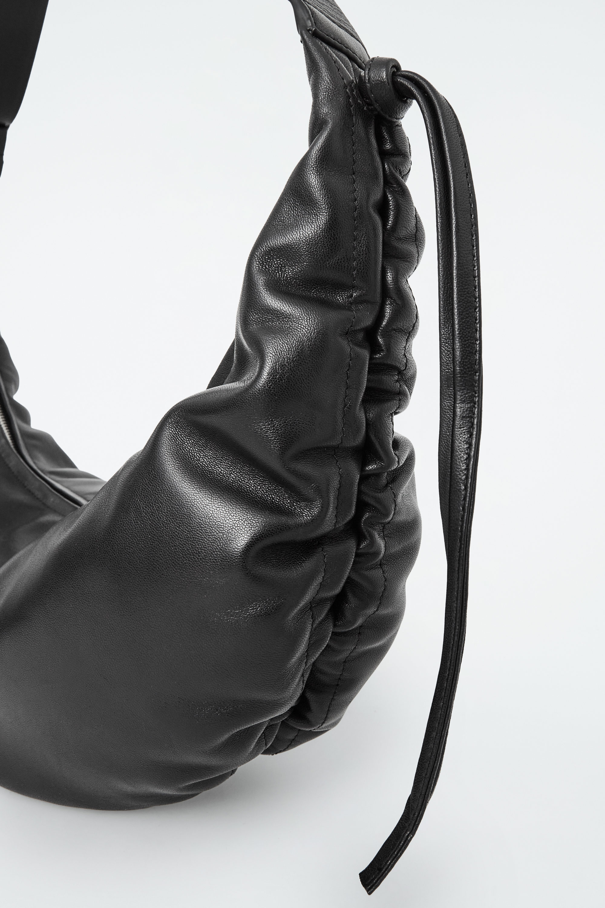 CANOPY CROSSBODY - LEATHER - BLACK | COS