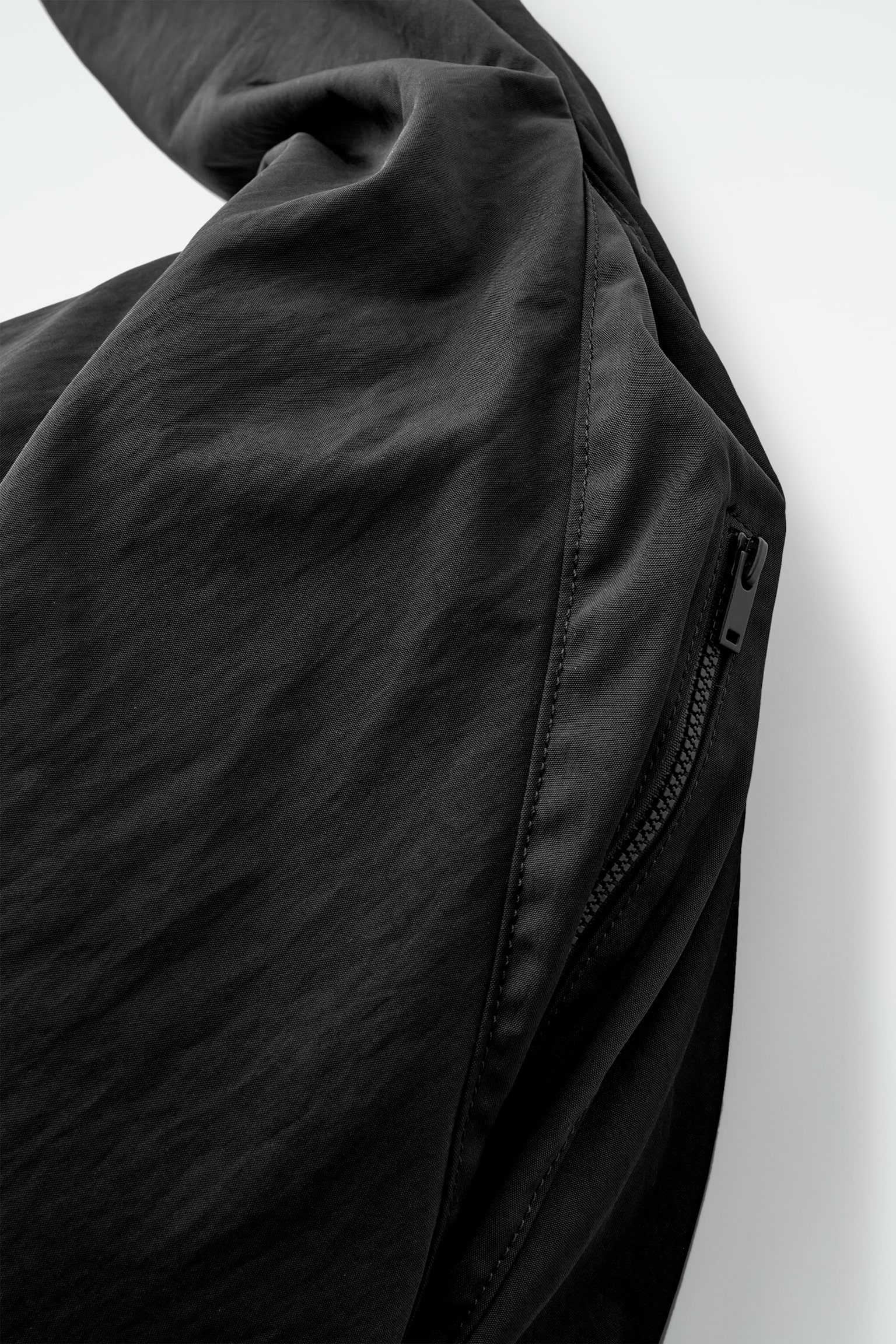 BOLSO DE HOMBRO KITE OVERSIZE DE NAILON - NEGRO - 3