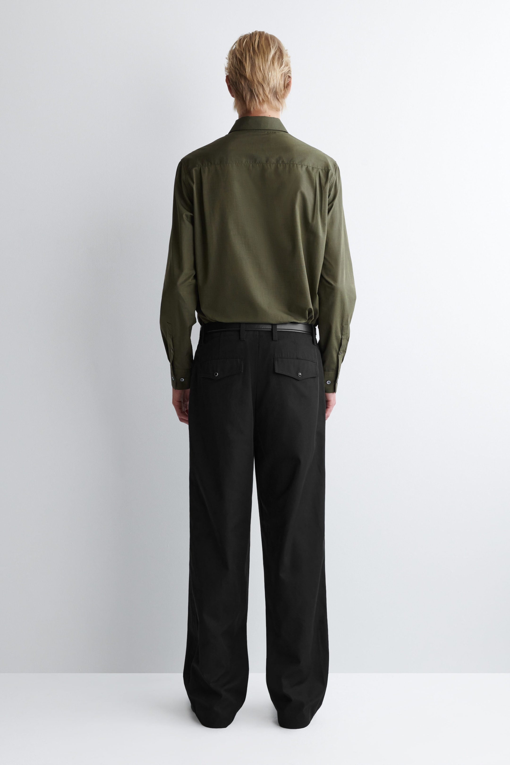 PLEATED WIDE-LEG PANTS