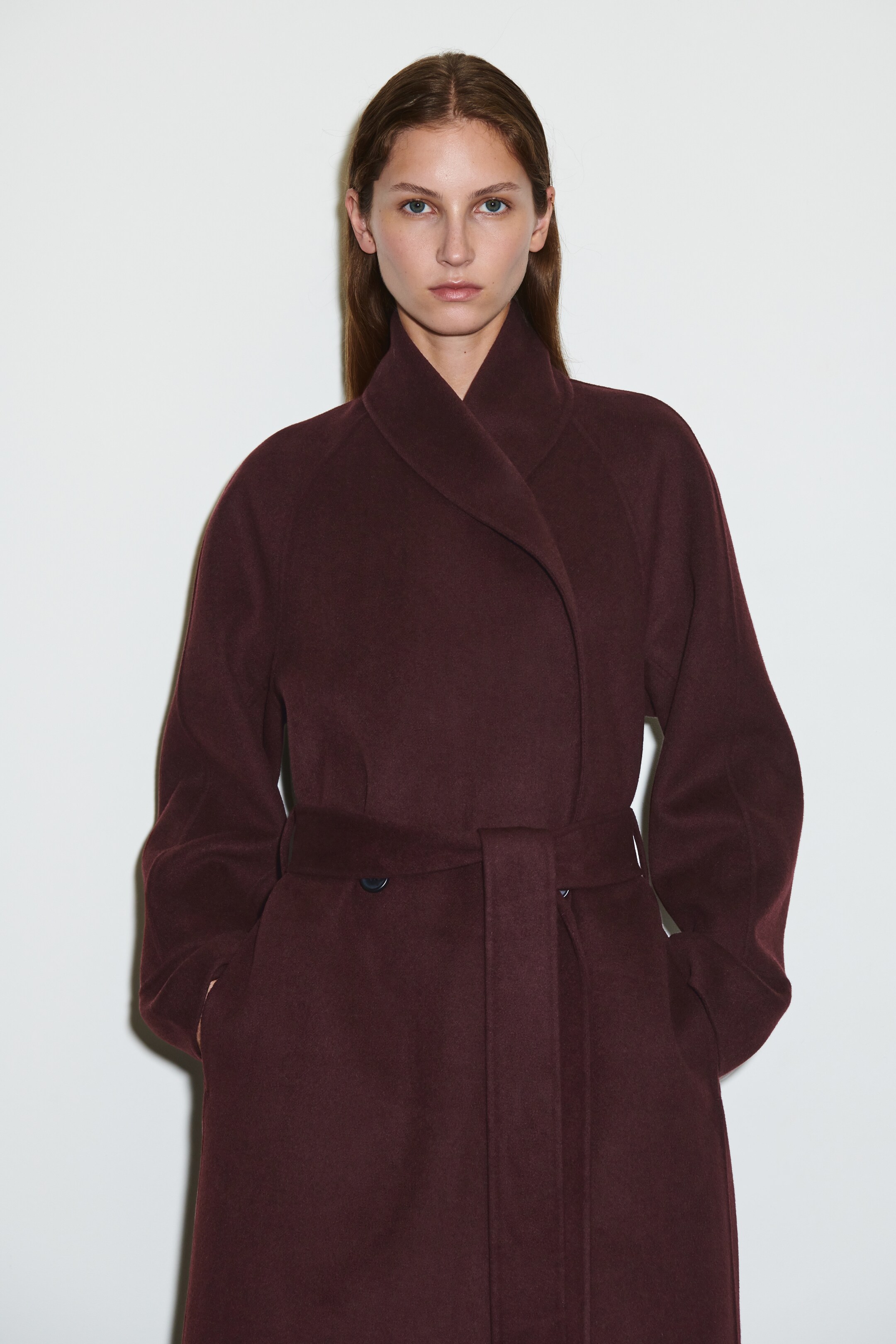 Grösseres Bild ansehen: LANGER MANTEL AUS DOUBLEFACE-WOLLE MIT GÜRTEL - BURGUNDERROT - DAMEN | H&M CH 3