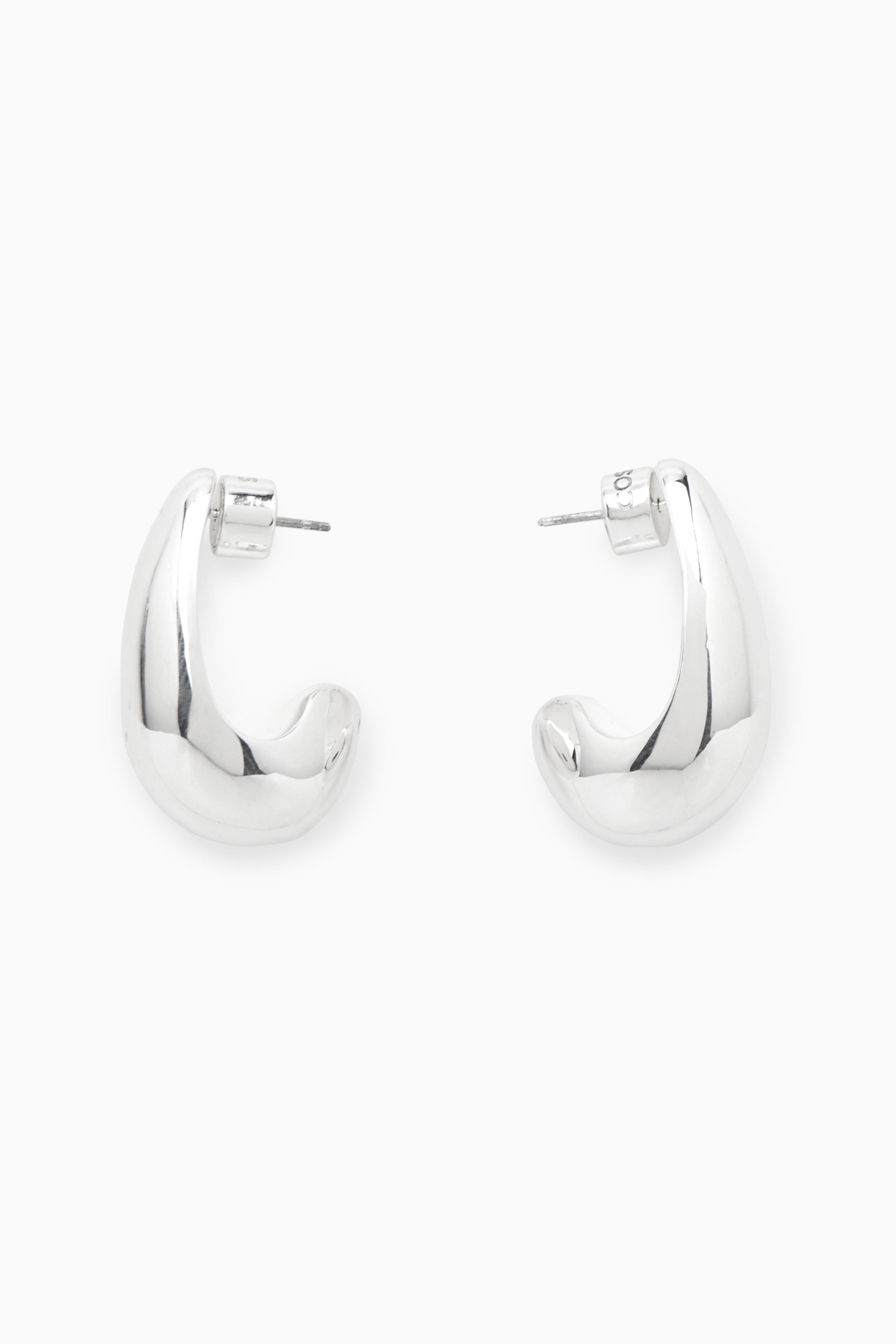 CURVED TEARDROP EARRINGS - SILVER | COS