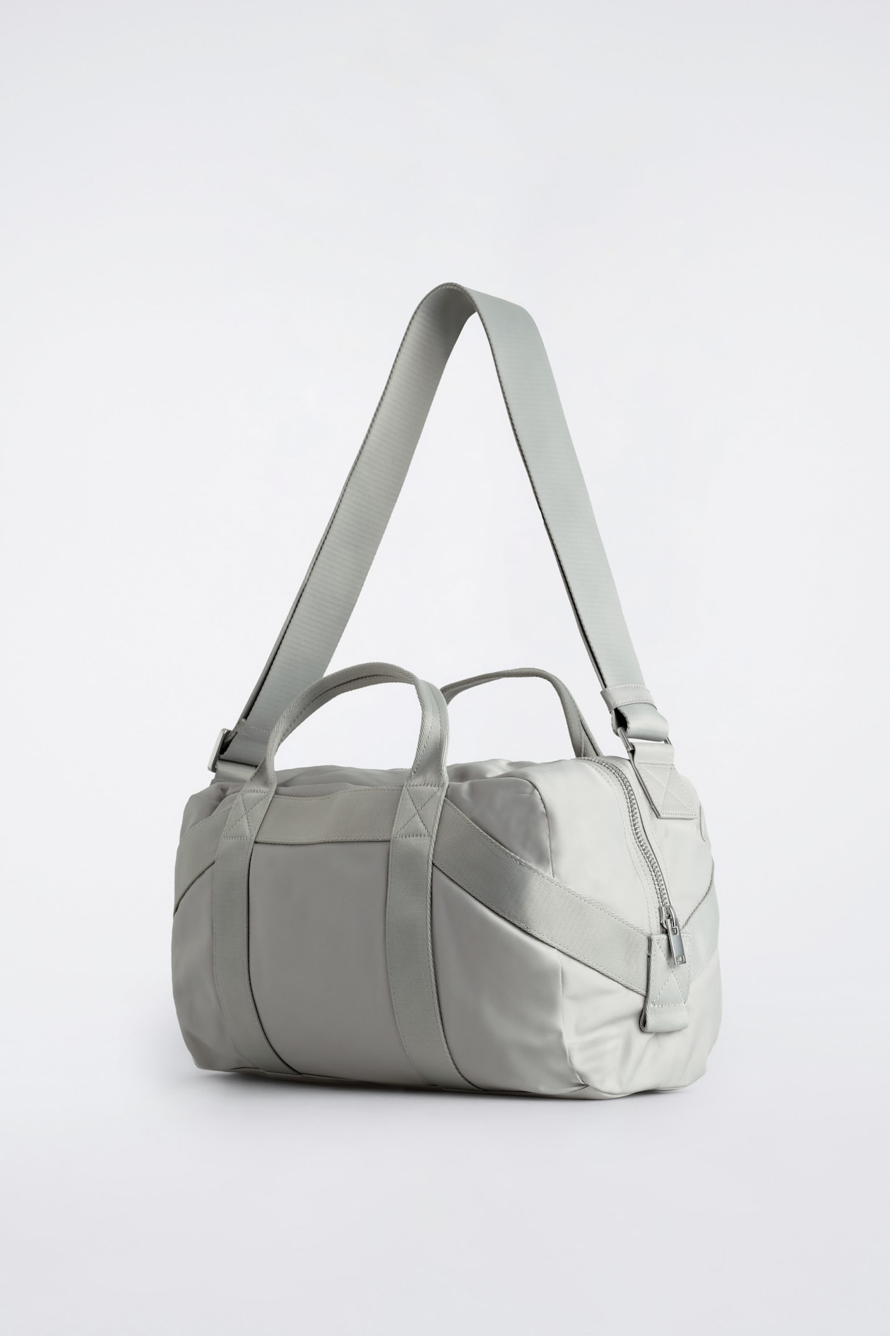 SPORTS DUFFLE BAG - NYLON — GREY