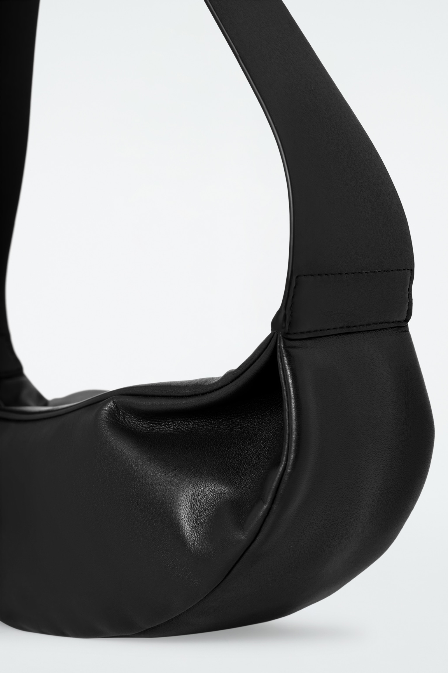 SWING CROSSBODY BAG - LEATHER - Black - 3