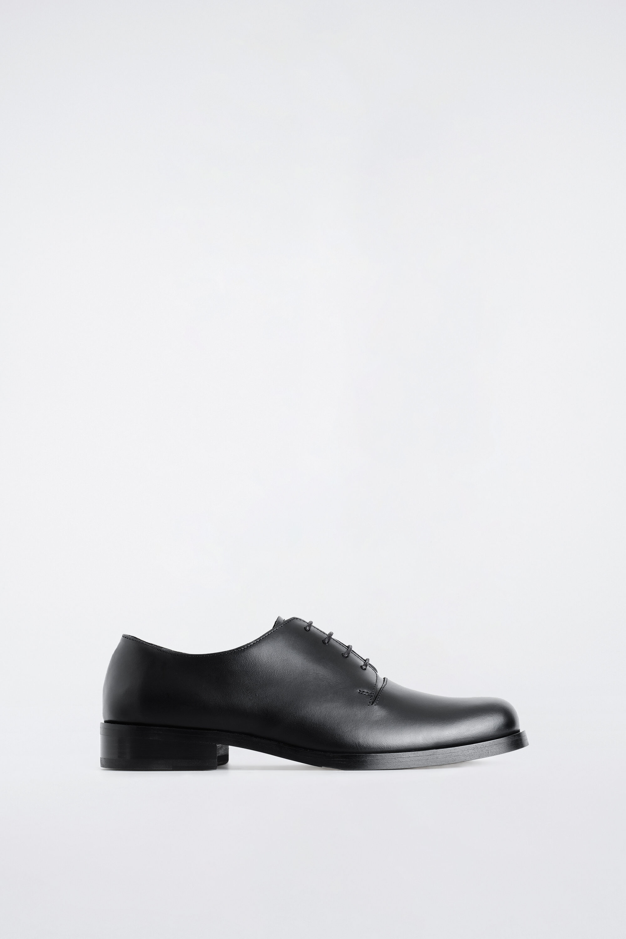 SQUARE-TOE LEATHER DERBY SHOES