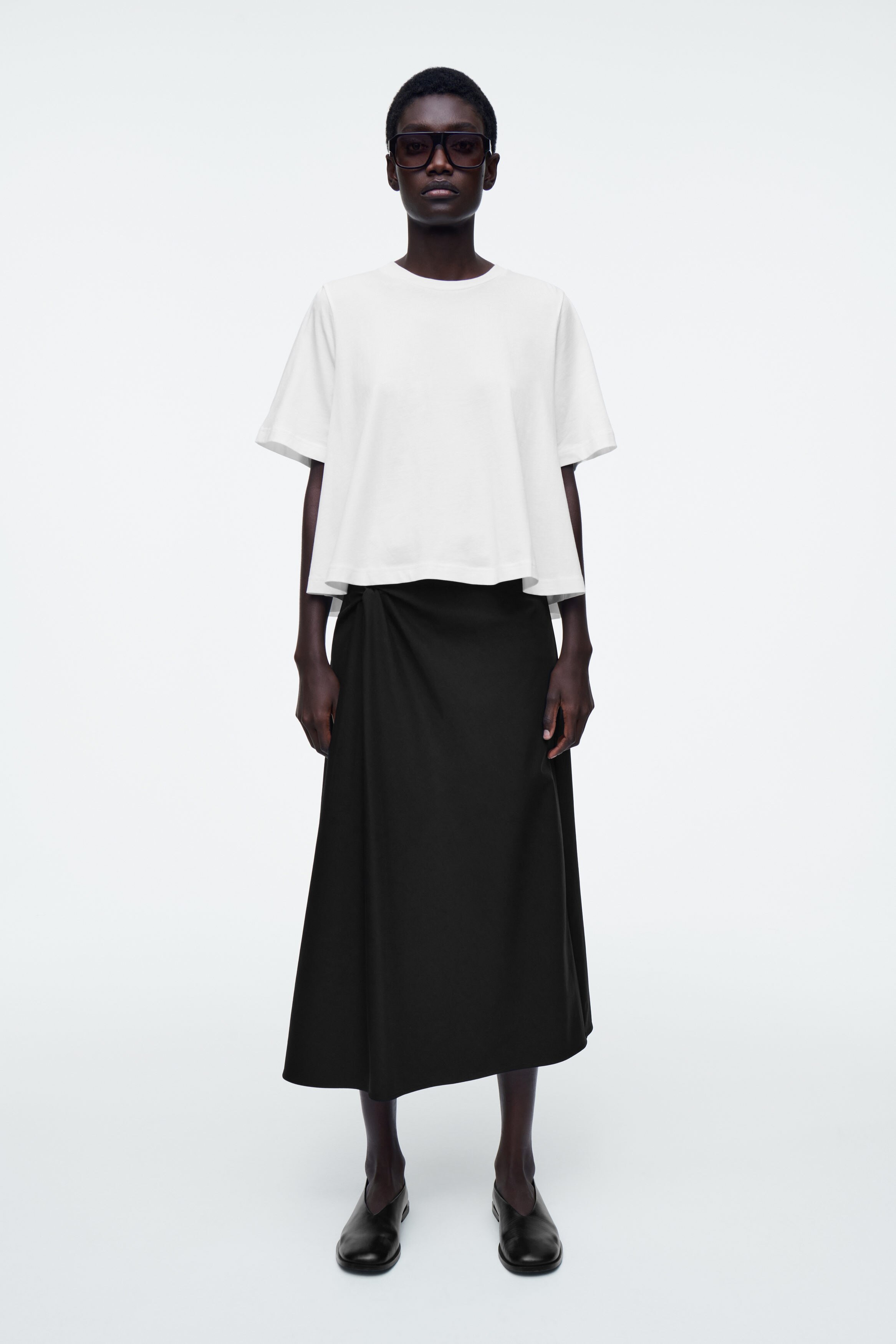 TWIST-DETAIL MIDI SKIRT - BLACK | COS