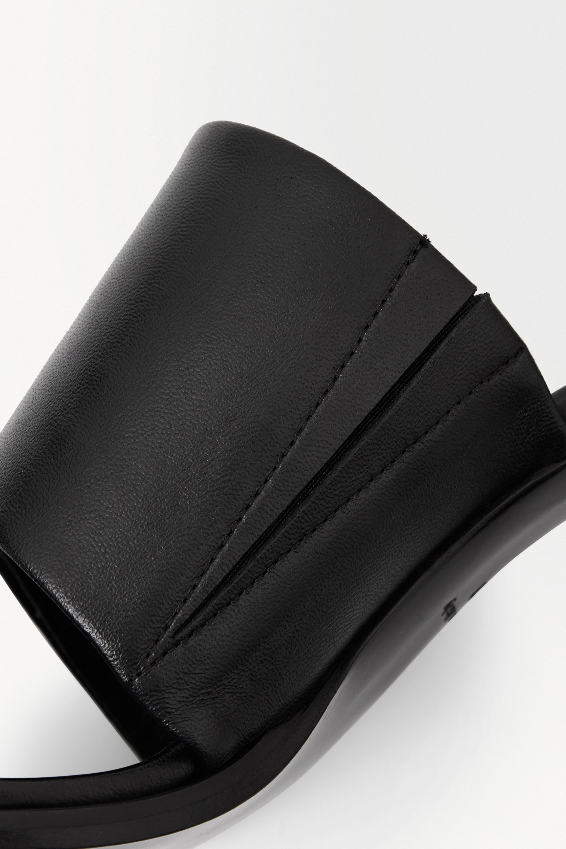 StillMedia/DescriptiveDetail