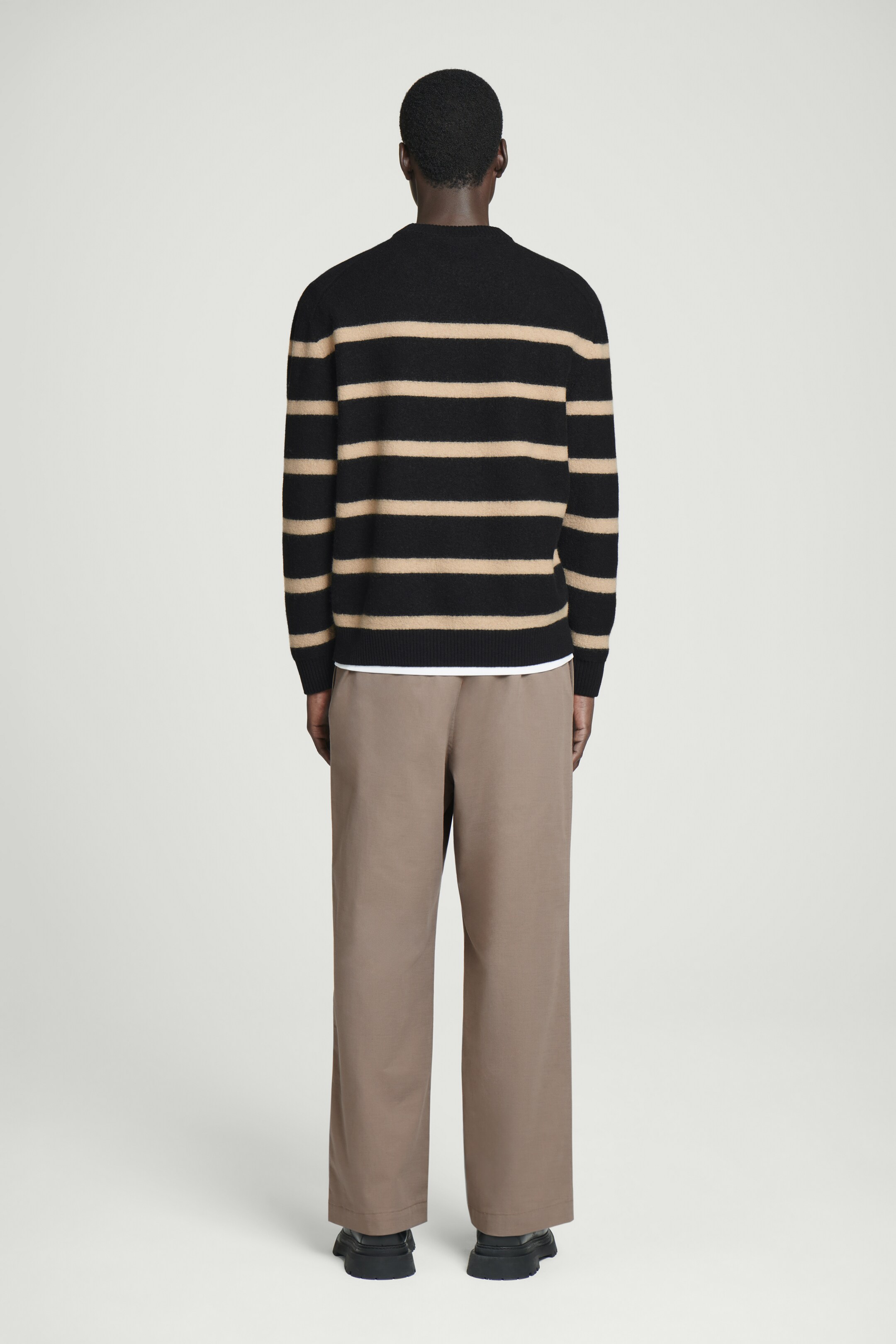 Agrandir l'image: PULL À COL RAS-DU-COU EN LAINE BOUILLIE - NOIR / BEIGE / RAYURES - HOMME | H&M CH 5