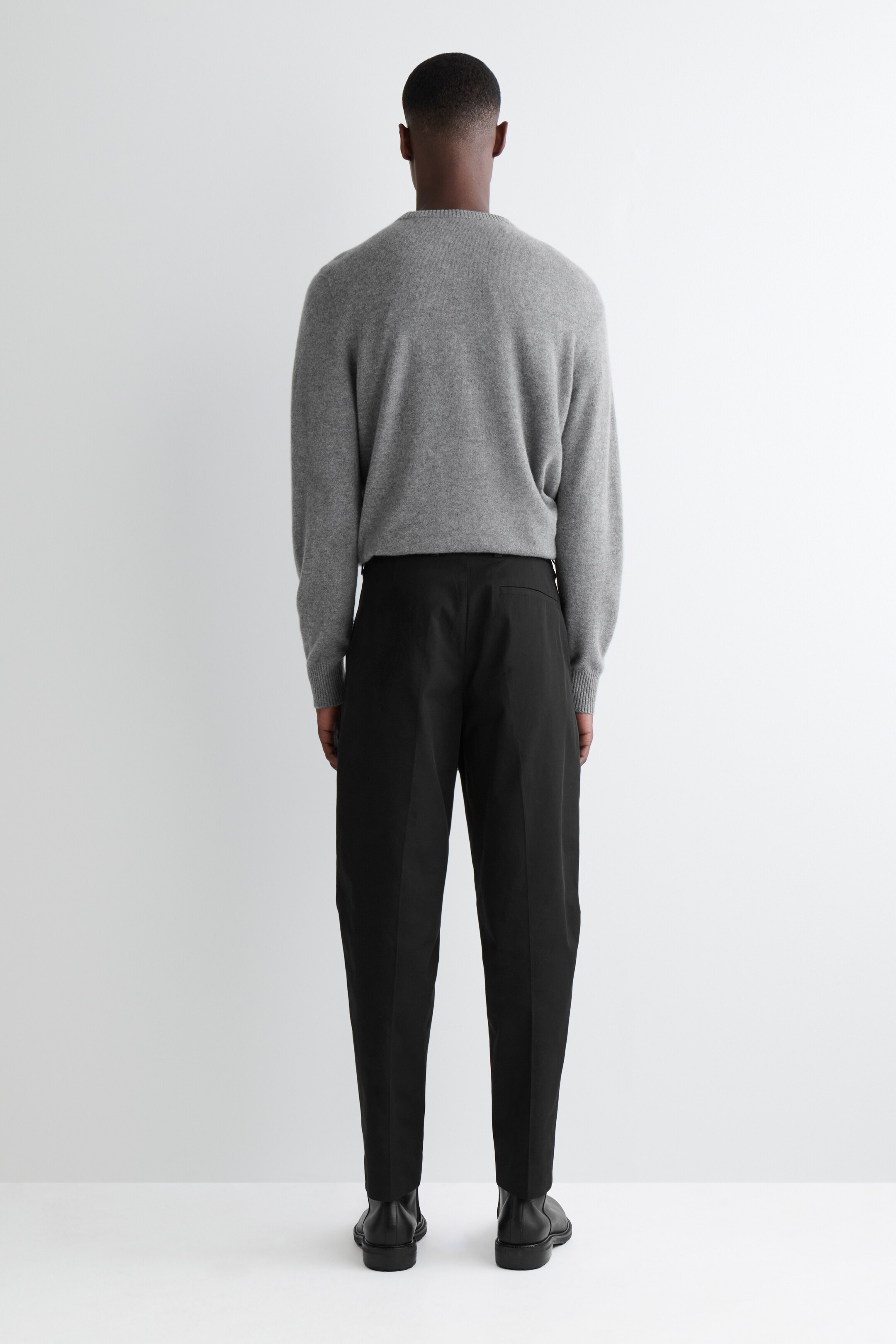View larger image: COTTON STRAIGHT-LEG CHINOS - BLACK - Men | H&M GB 4