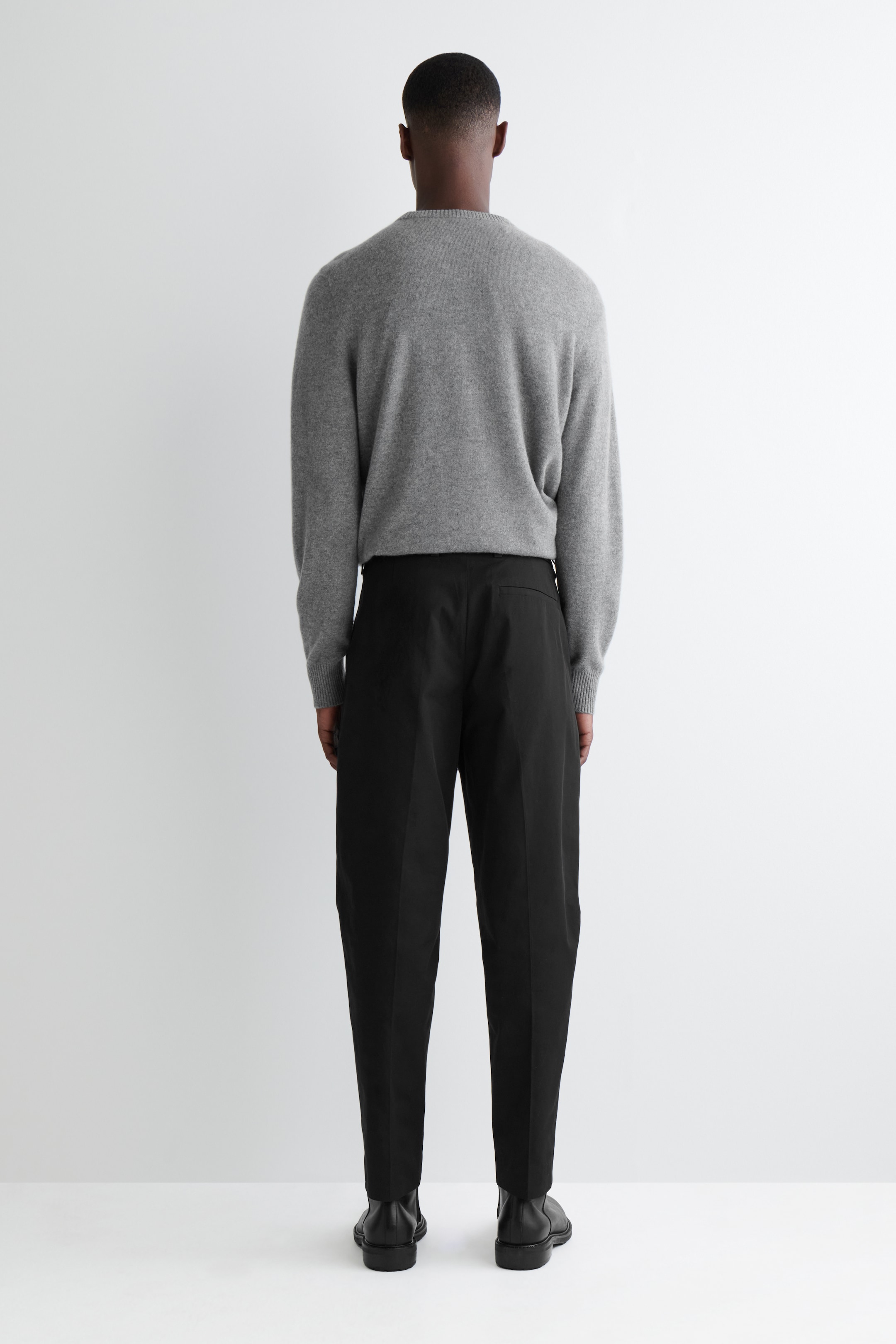 Grotere afbeelding bekijken: KATOENEN CHINO'S MET RECHTE PIJP - ZWART - HEREN | H&M BE 4