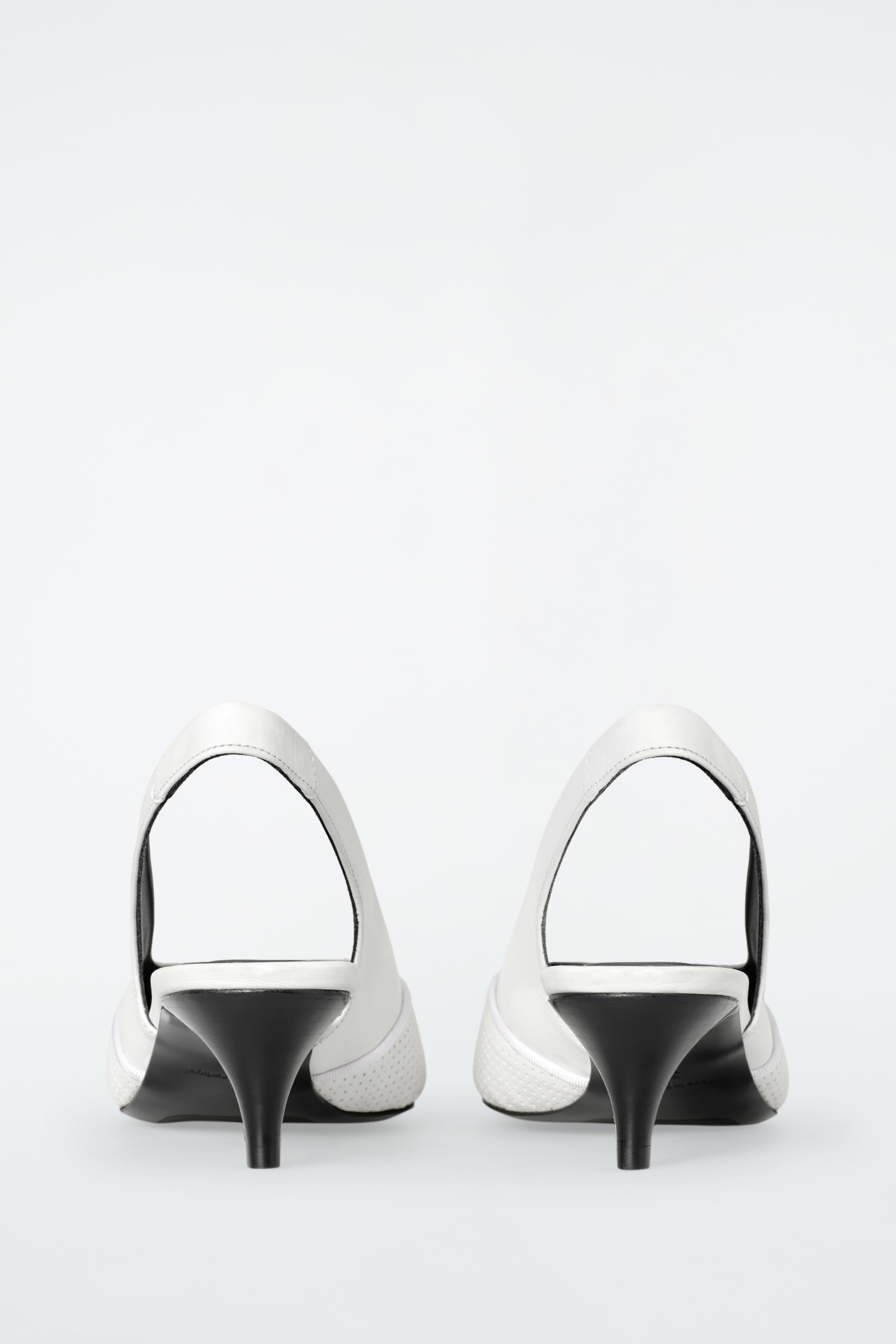 Visualizza immagine più grande: SLINGBACK CON KITTEN HEEL IN PELLE PERFORATA - BIANCO - DONNA | H&M IT 5