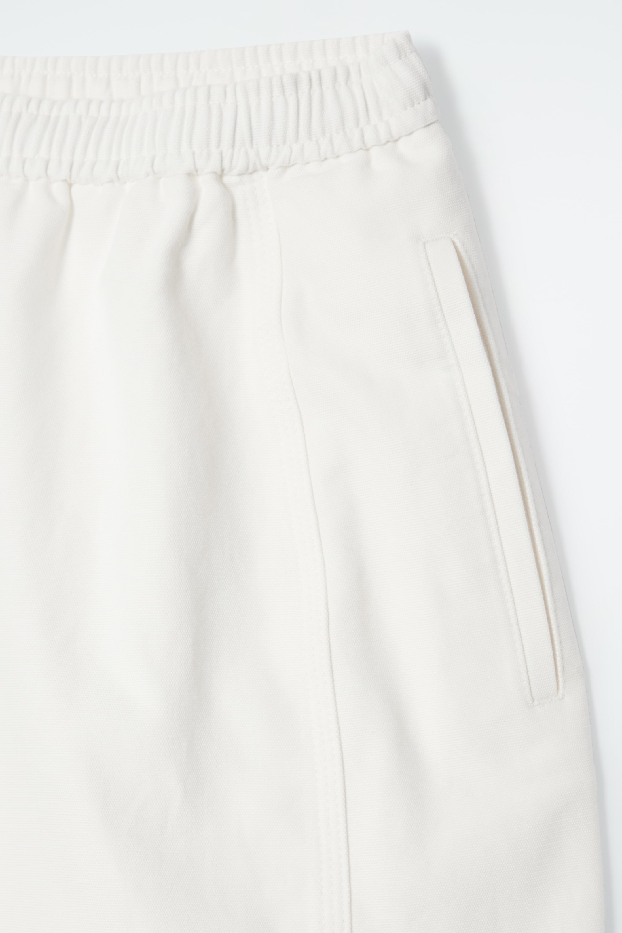 Grösseres Bild ansehen: BAUMWOLLHOSE MIT BARREL-BEIN - WEISS - DAMEN | H&M CH 2
