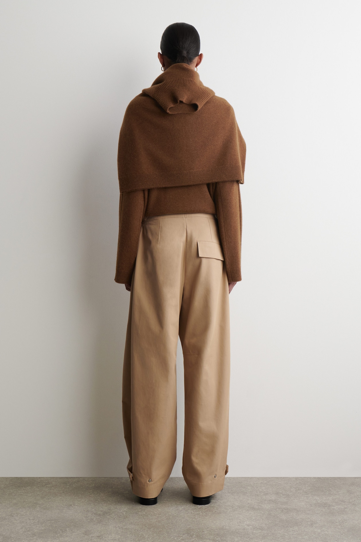 UTILITY BARREL-LEG TROUSERS — BEIGE