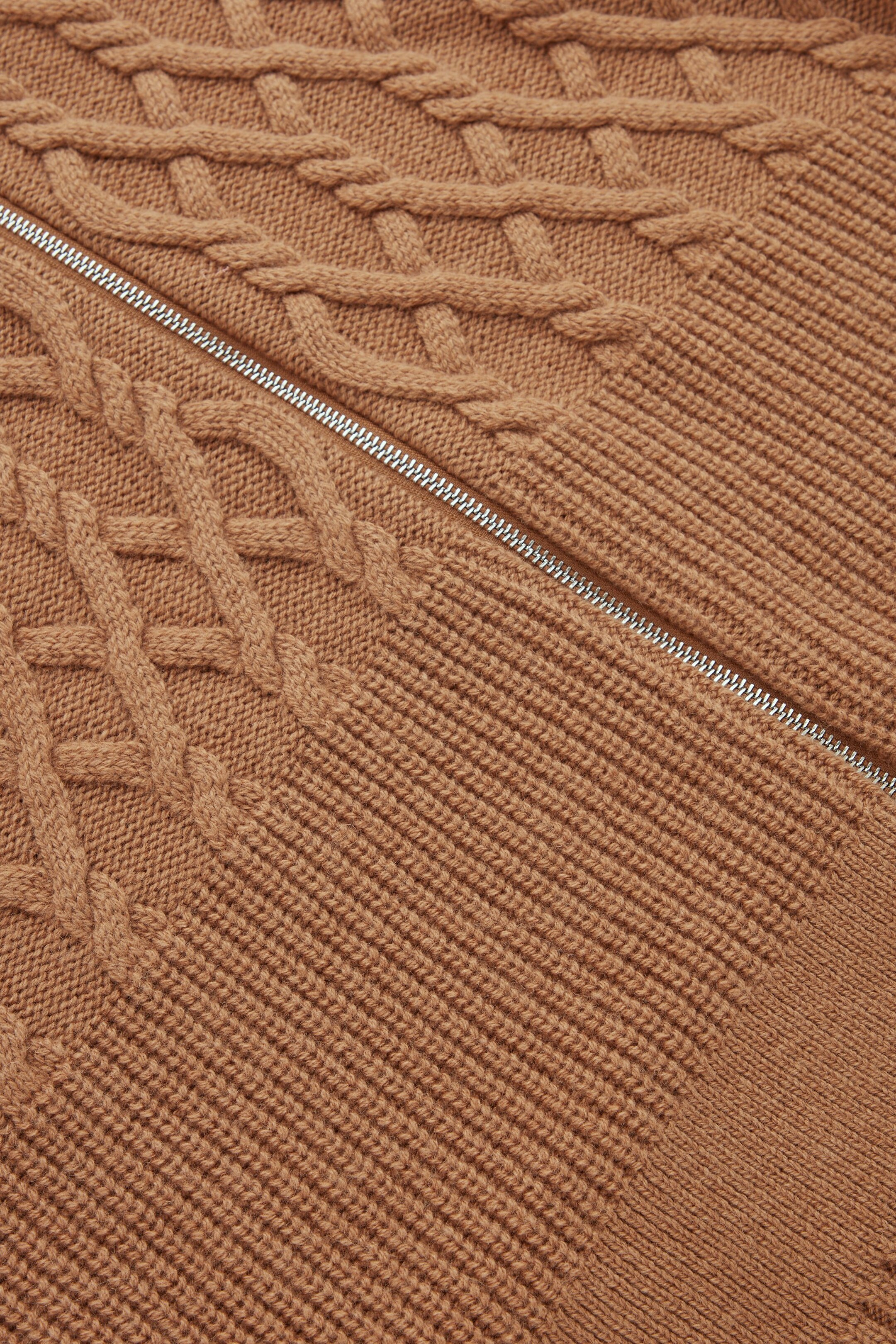 StillMedia/DescriptiveDetail