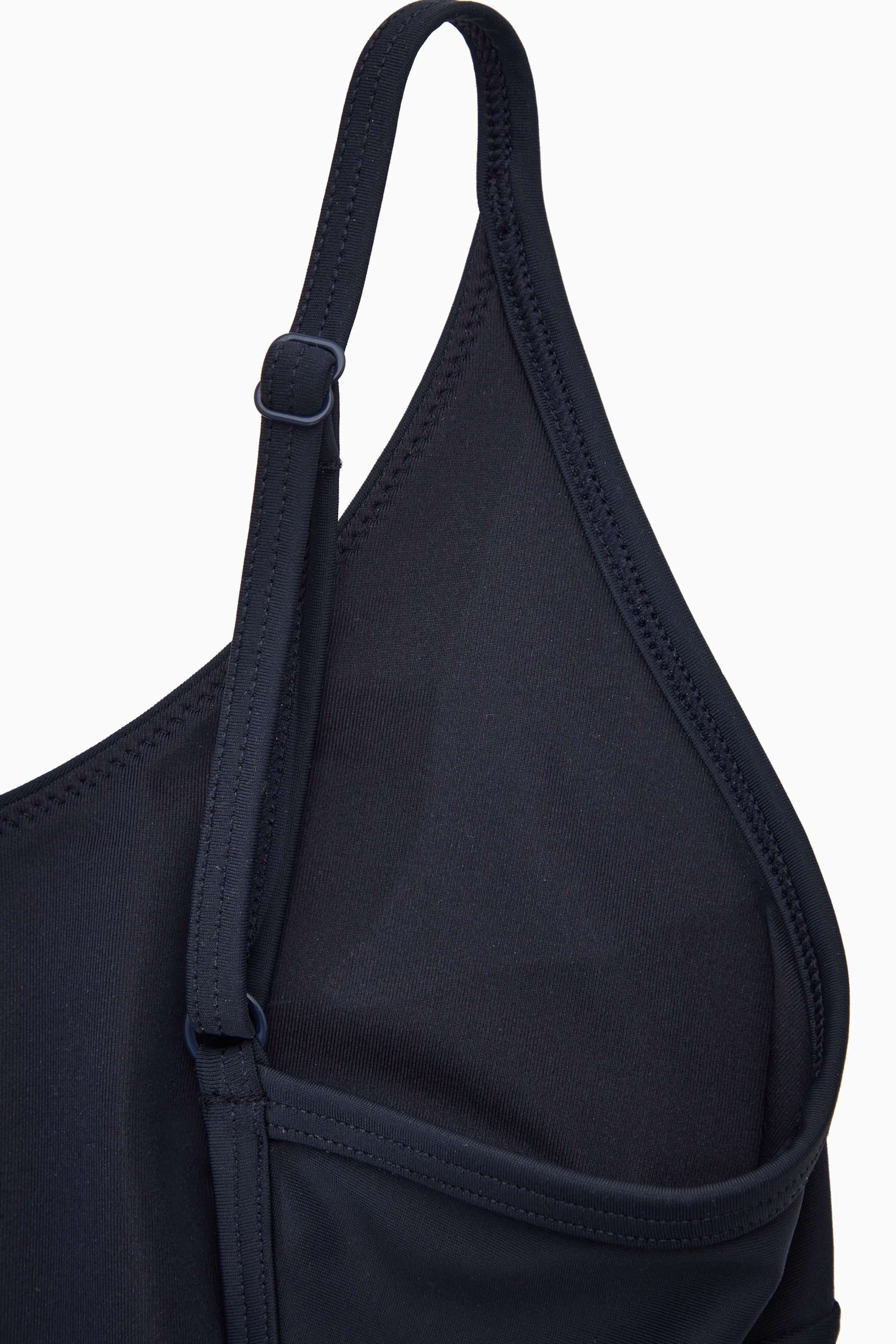 StillMedia/DescriptiveDetail