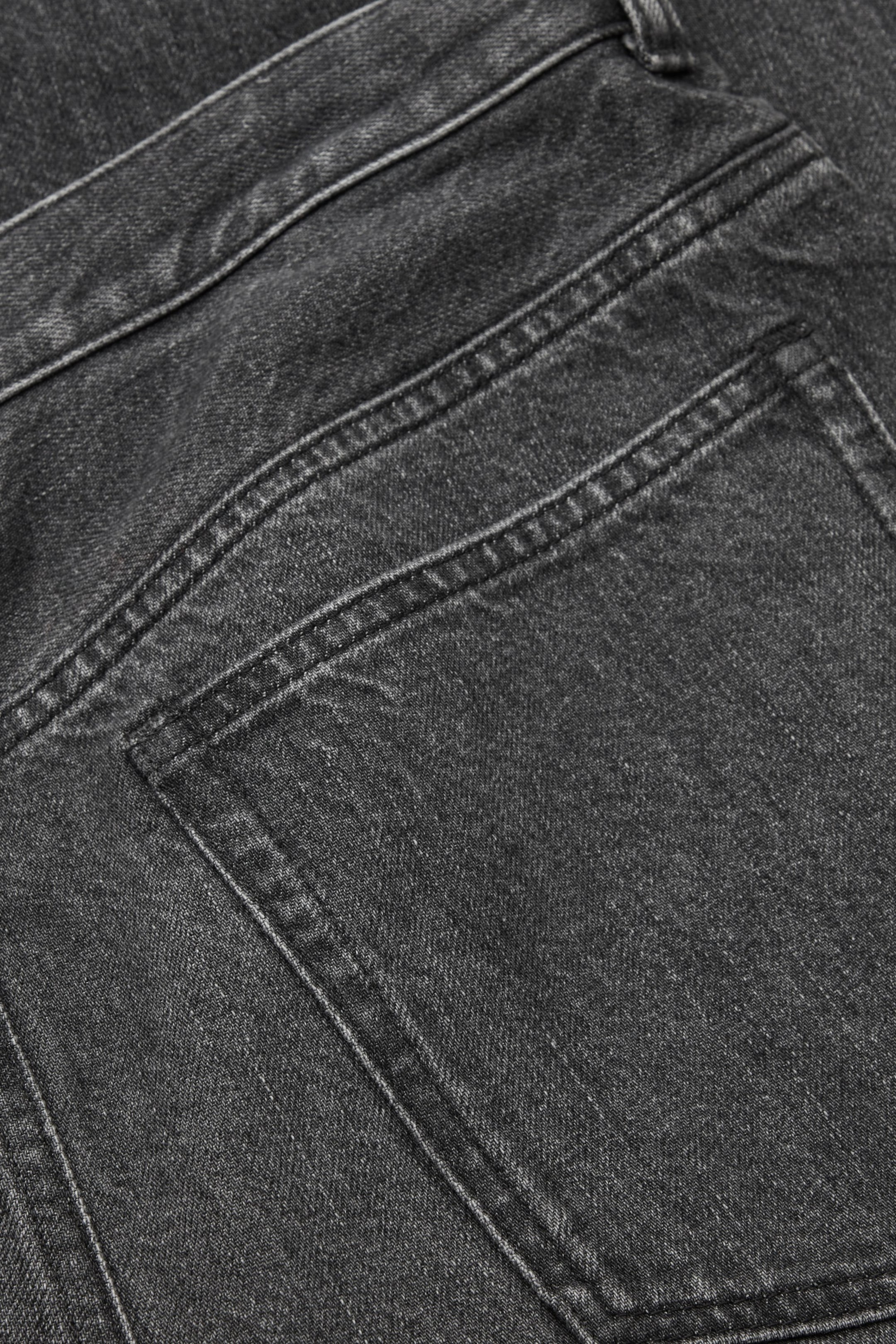 StillMedia/DescriptiveDetail