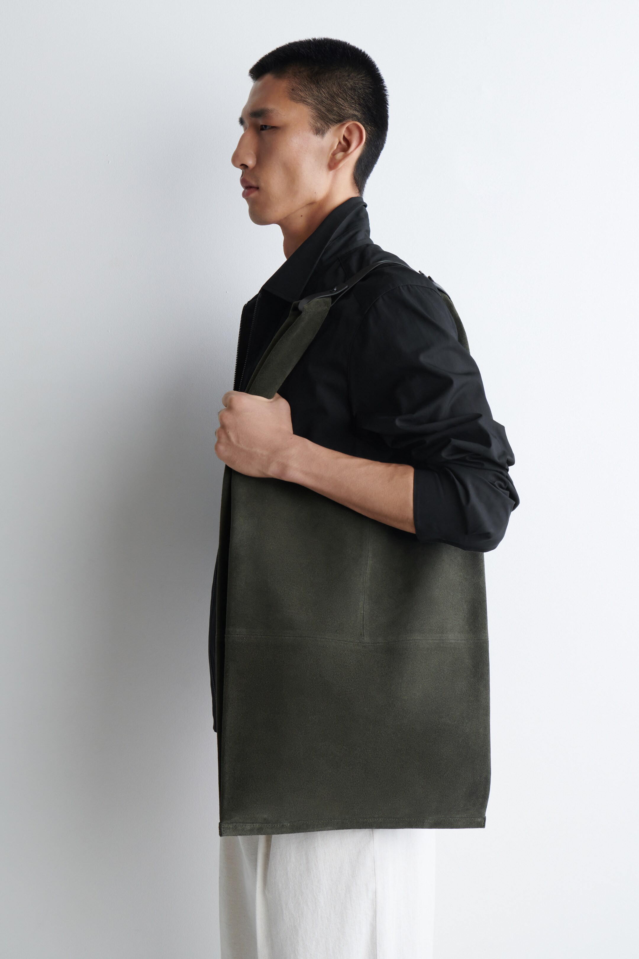 Agrandir l'image: TOTE BAG SLOUCHY - DAIM - GRIS - HOMME | H&M FR 3
