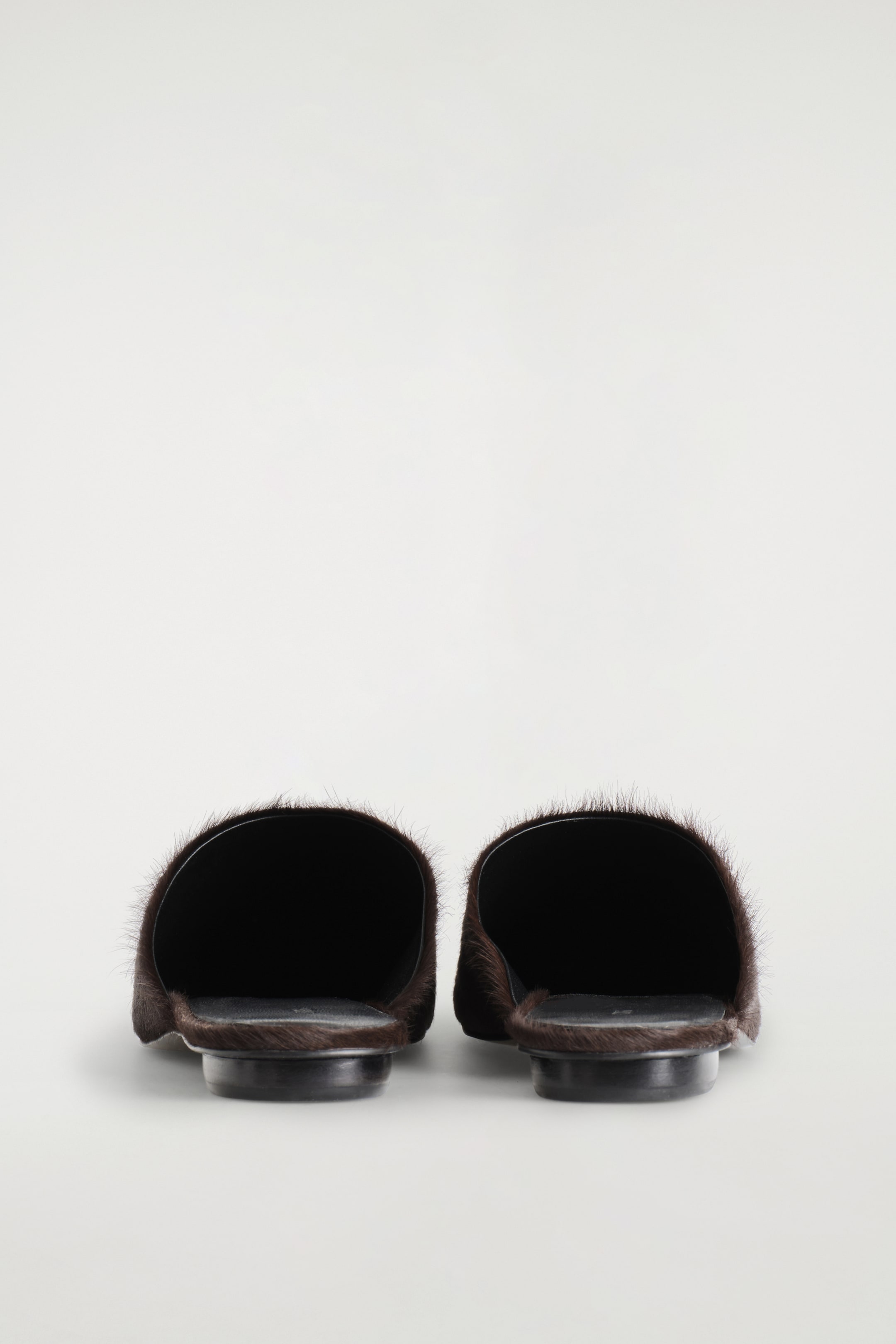 Ingrandisci l'immagine: PONY HAIR MULES - DARK BROWN - DONNA | H&M CH 6